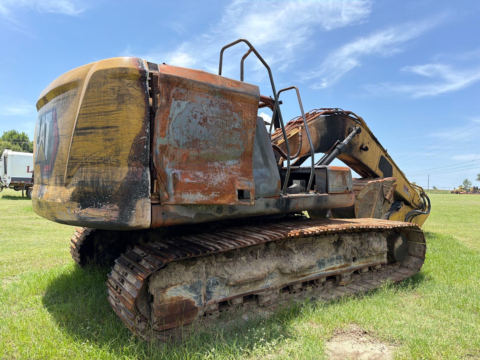 2022 Caterpillar 320