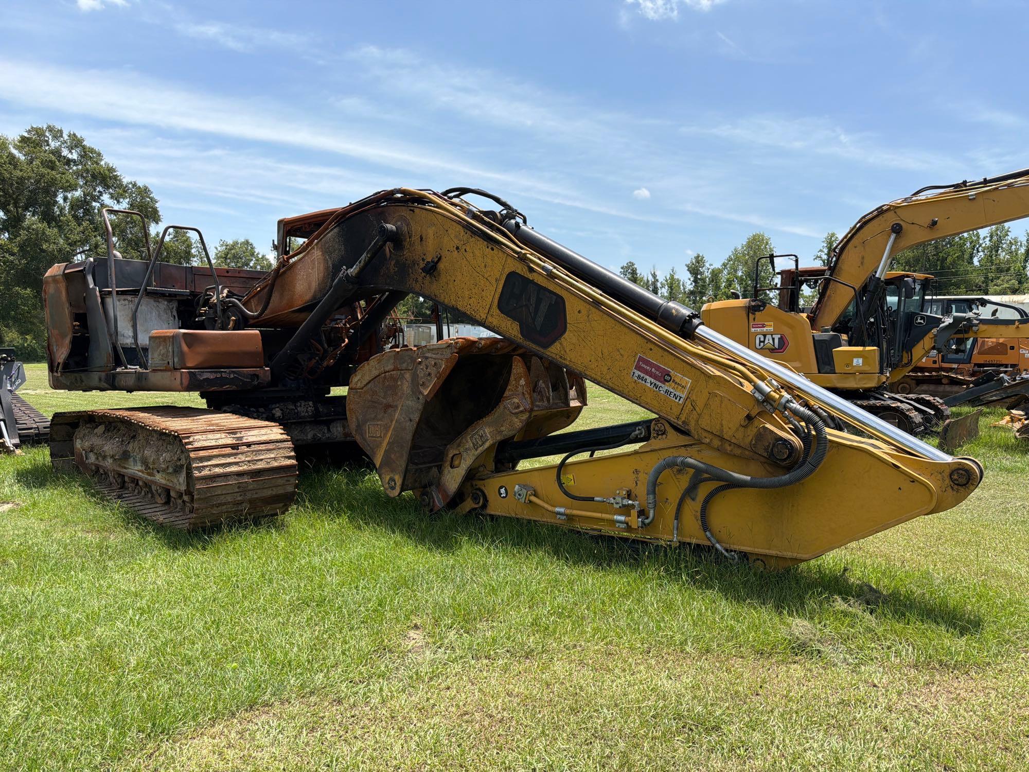 2022 Caterpillar 320