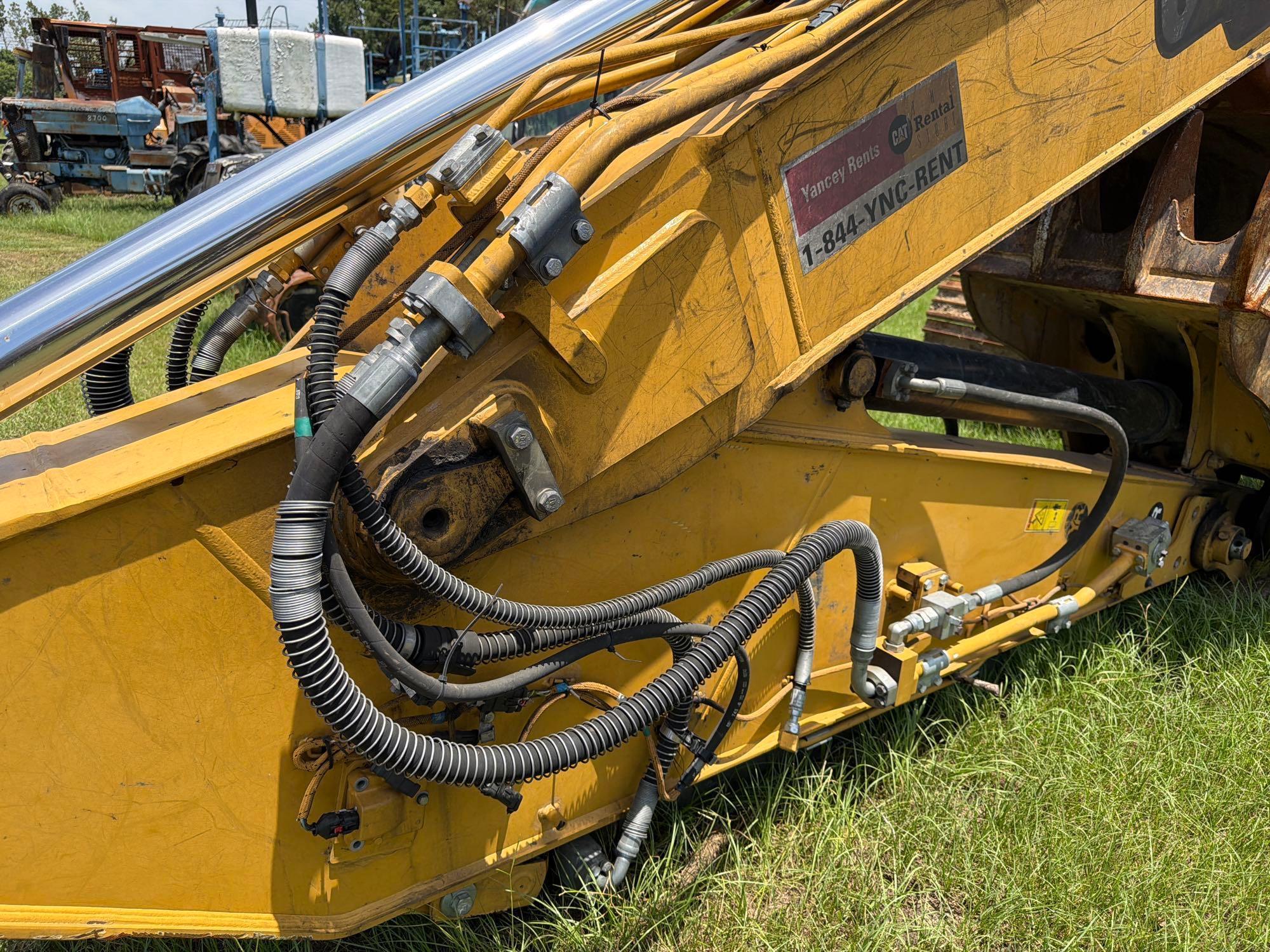 2022 Caterpillar 320