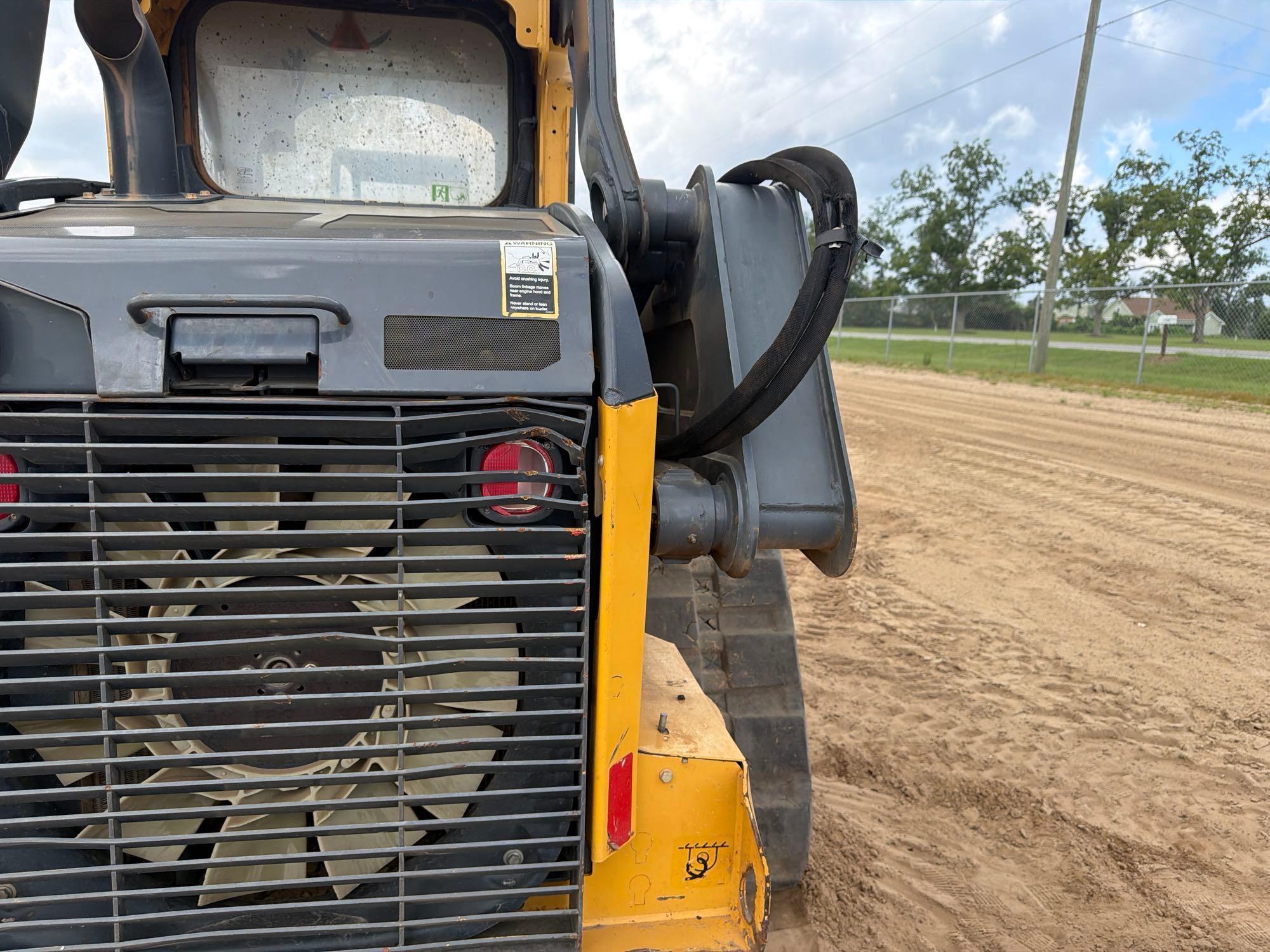 2018 John Deere 325G