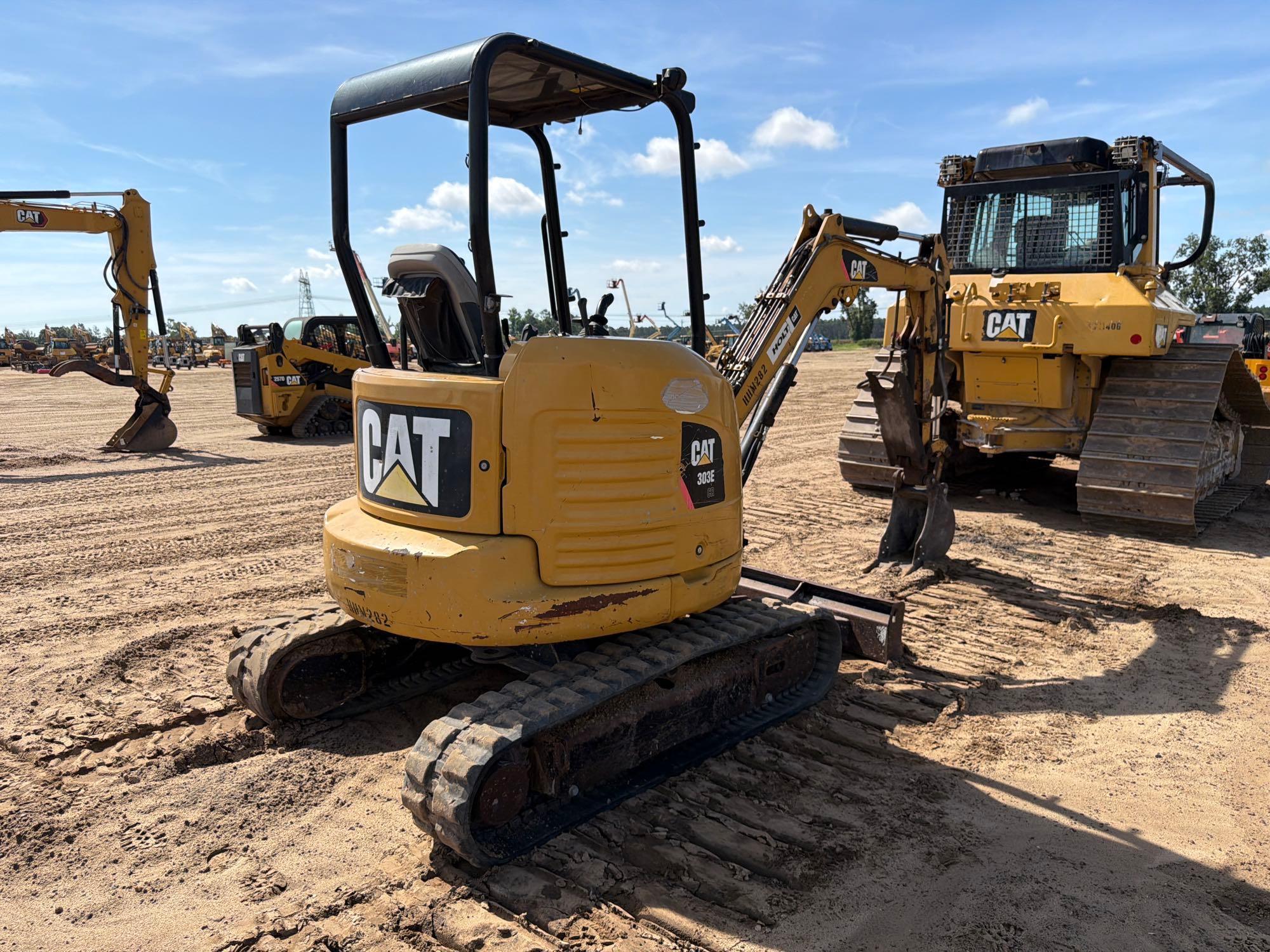 2015 Caterpillar 303