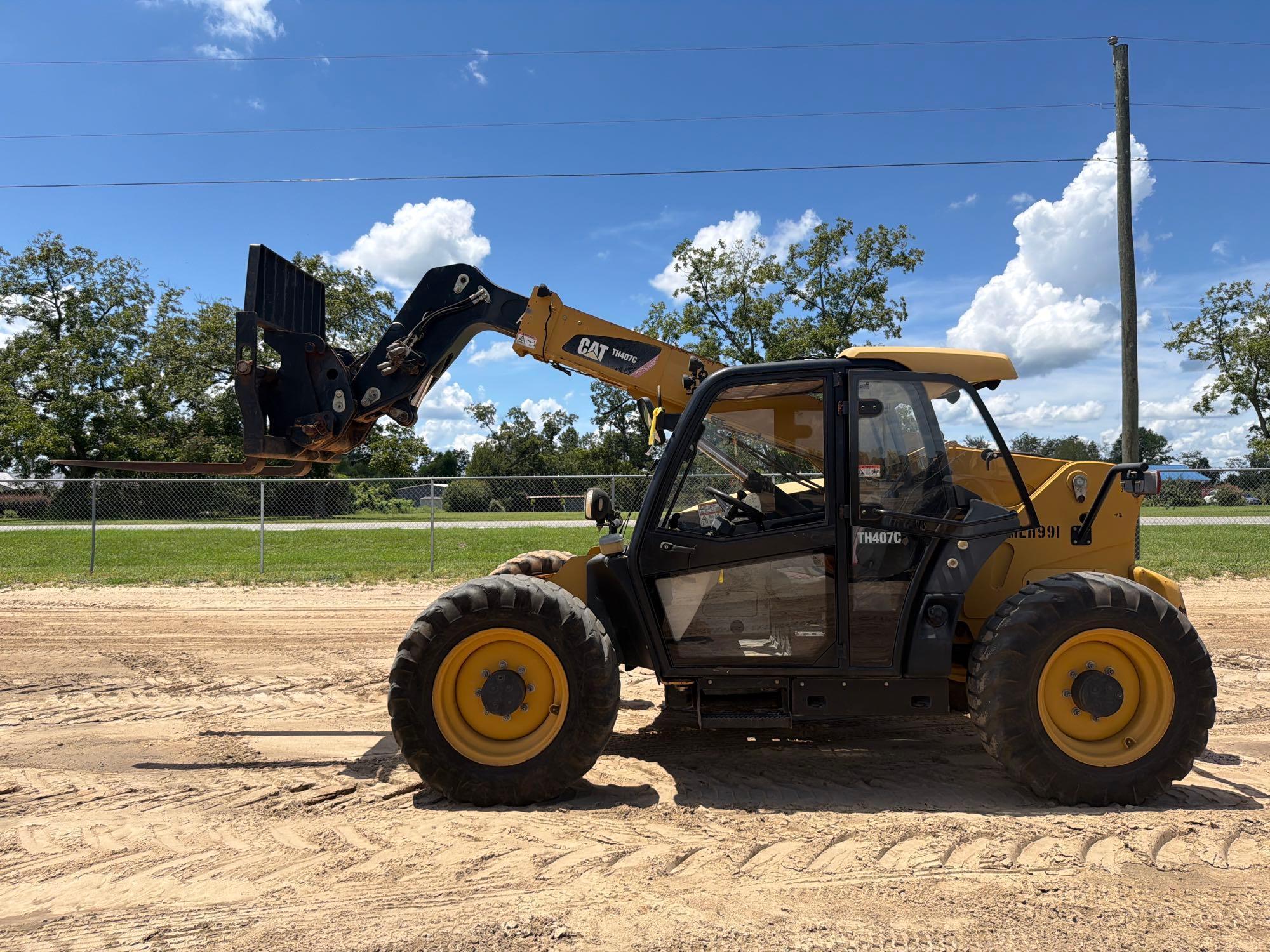 Photo of 2014 Caterpillar TH407C