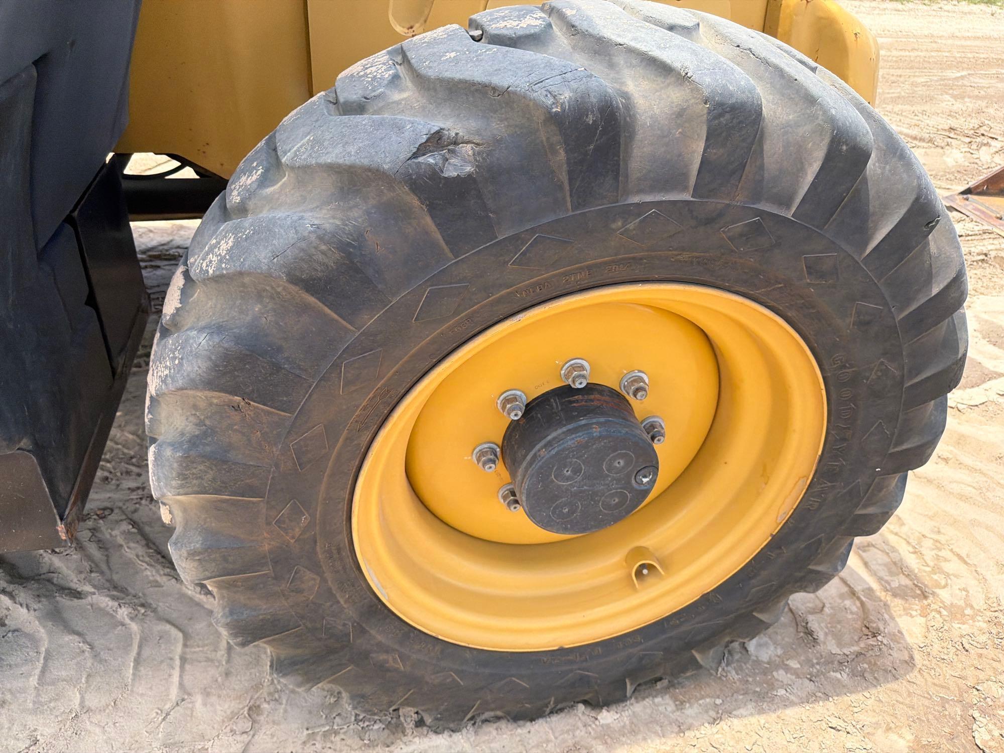 2014 Caterpillar TH407C