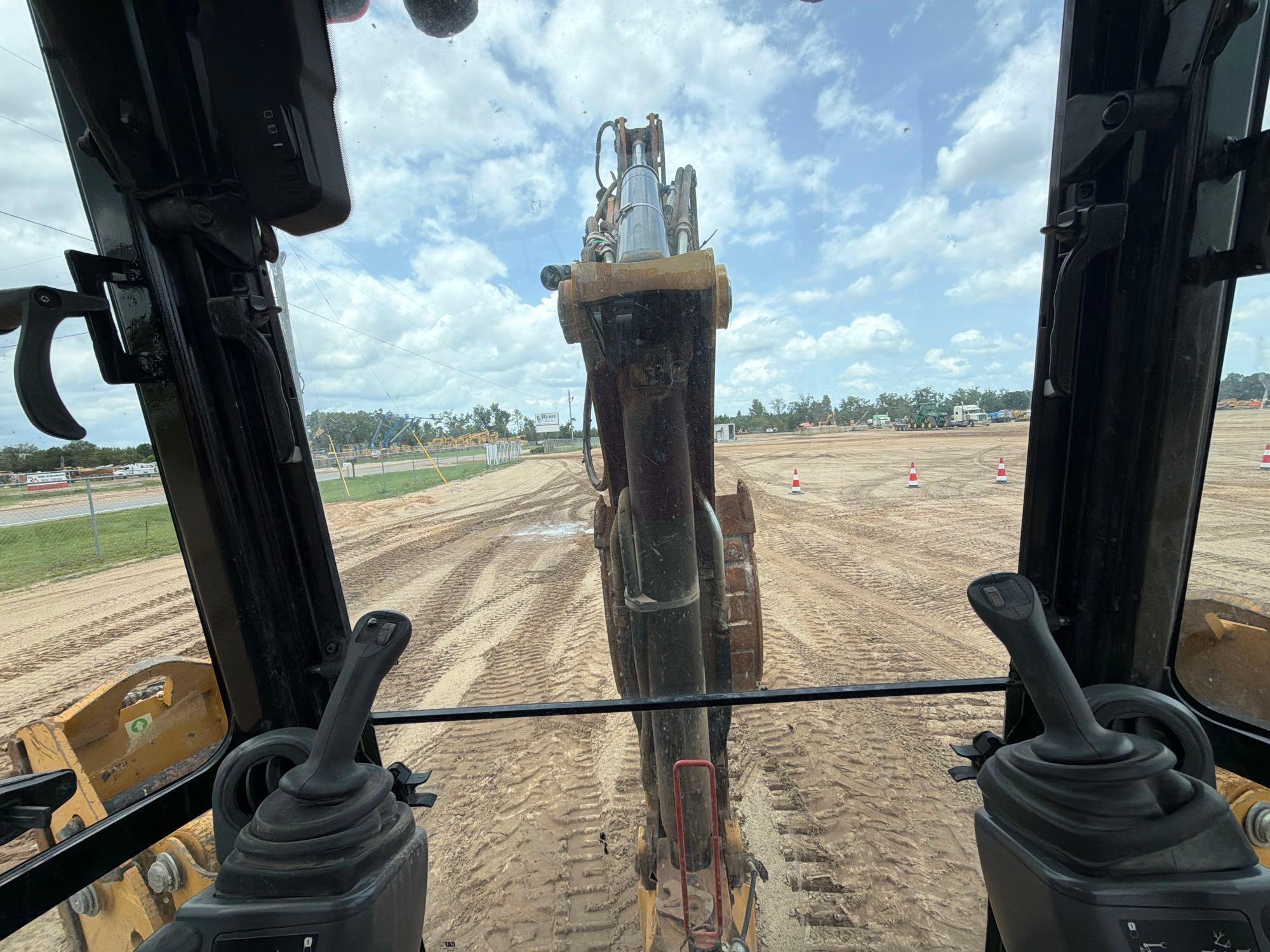 2022 Caterpillar 416