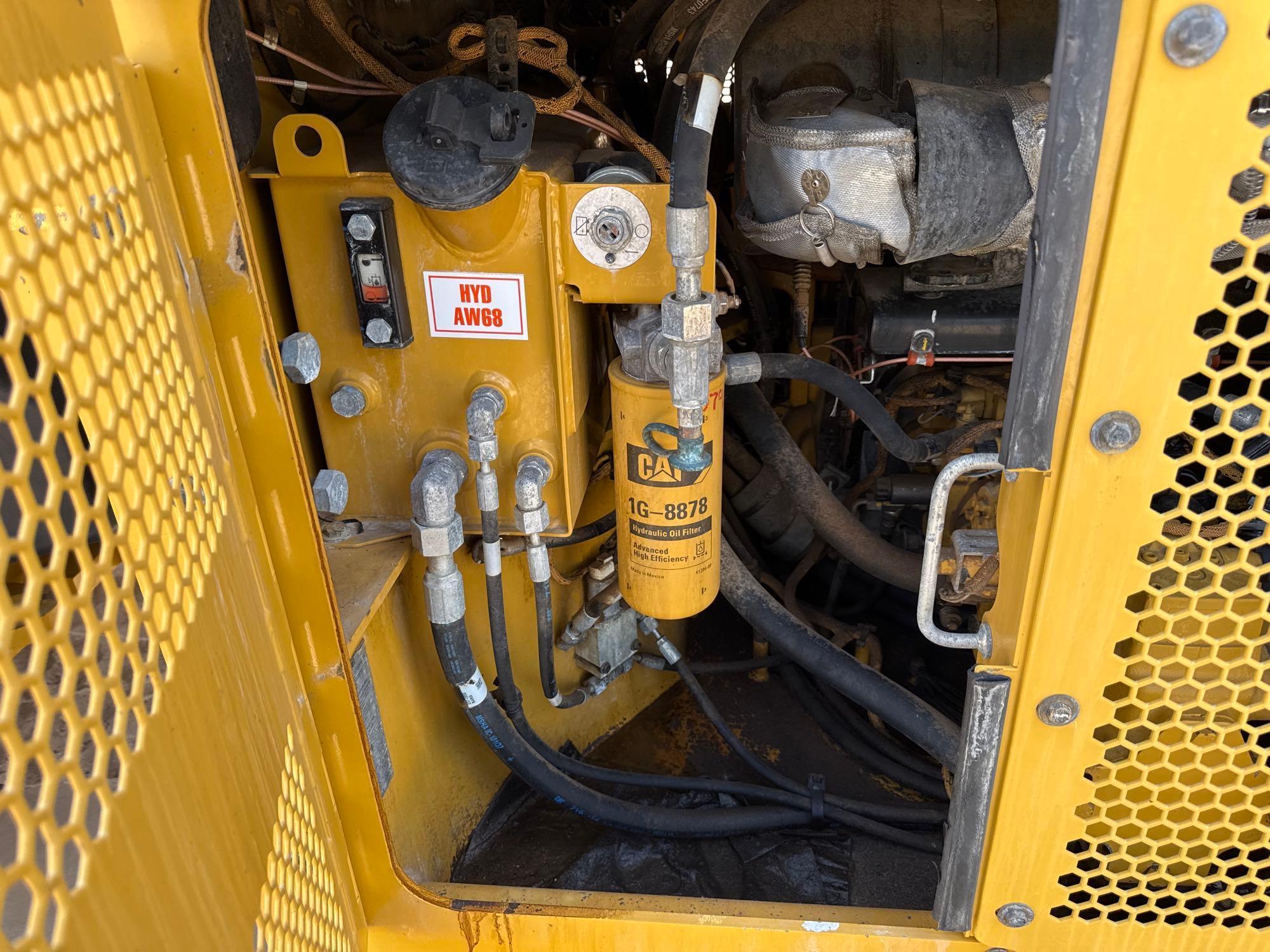 2015 Caterpillar CB54B