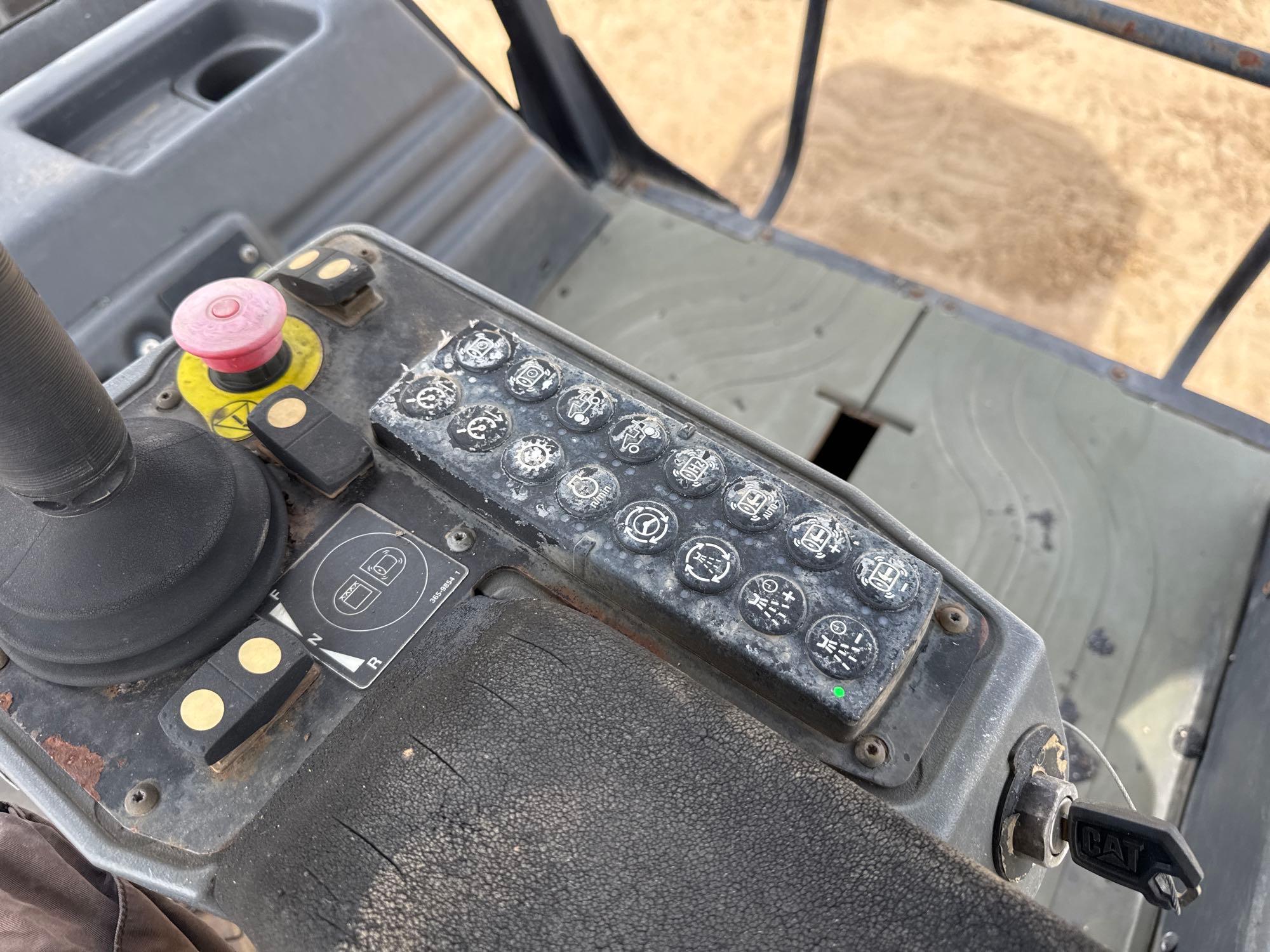 2015 Caterpillar CB54B
