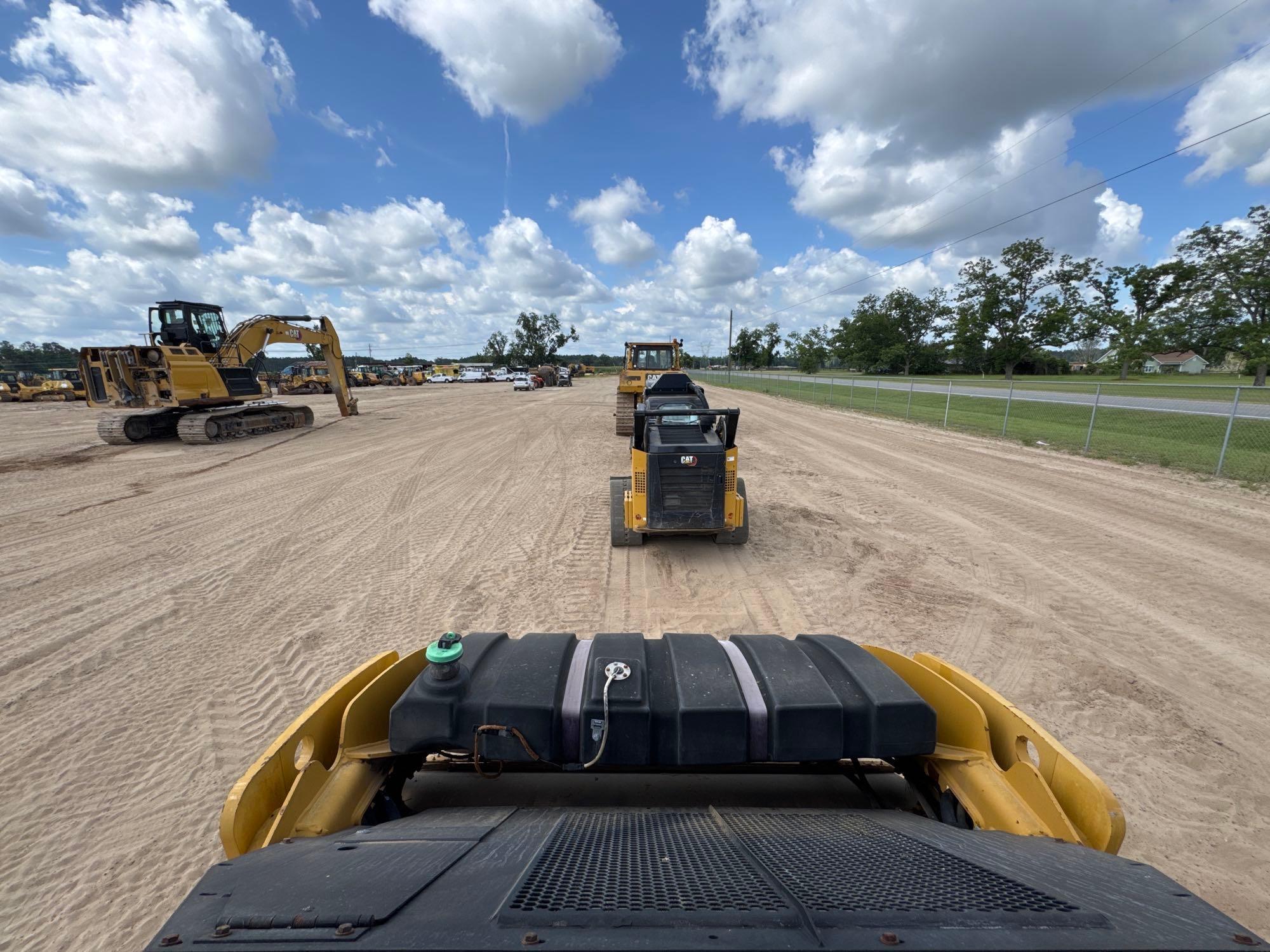 2015 Caterpillar CB54B