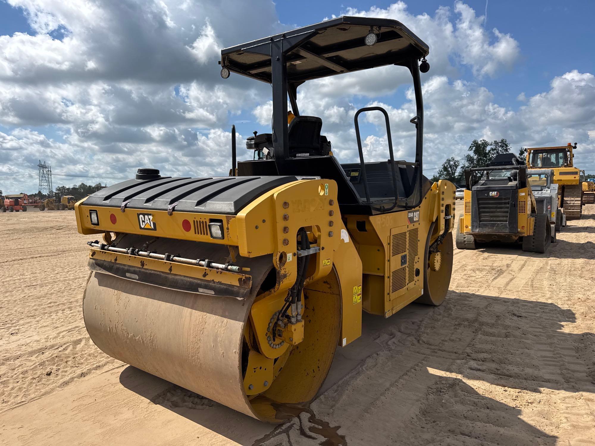 2015 Caterpillar CB54B