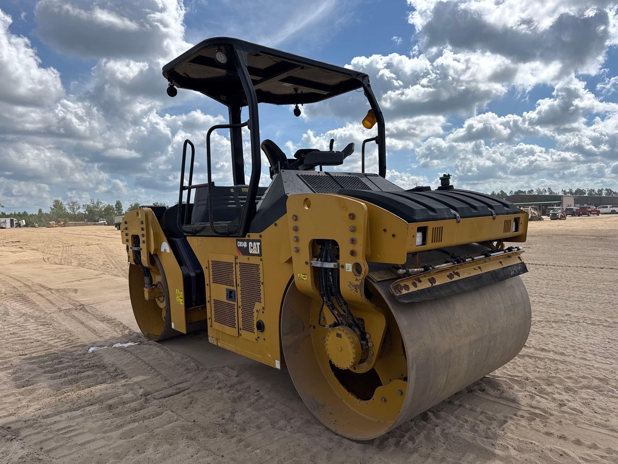 2015 Caterpillar CB54B
