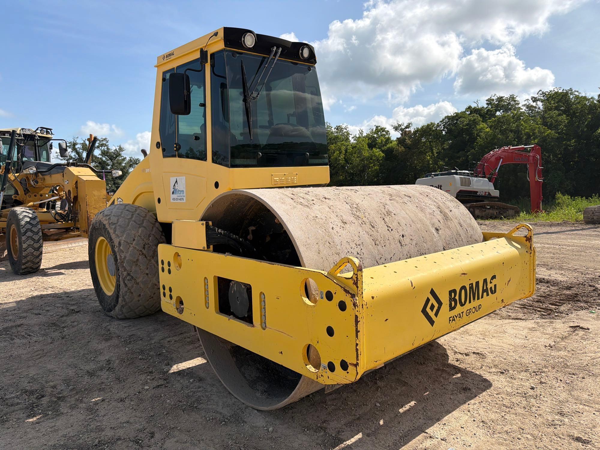 2014 Bomag BW211 SERIES