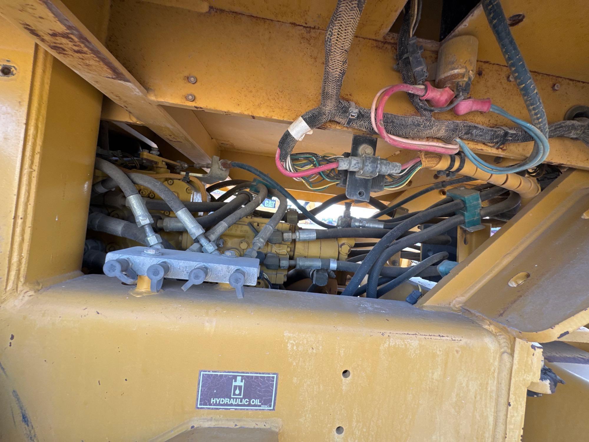 2003 Caterpillar CP-433E