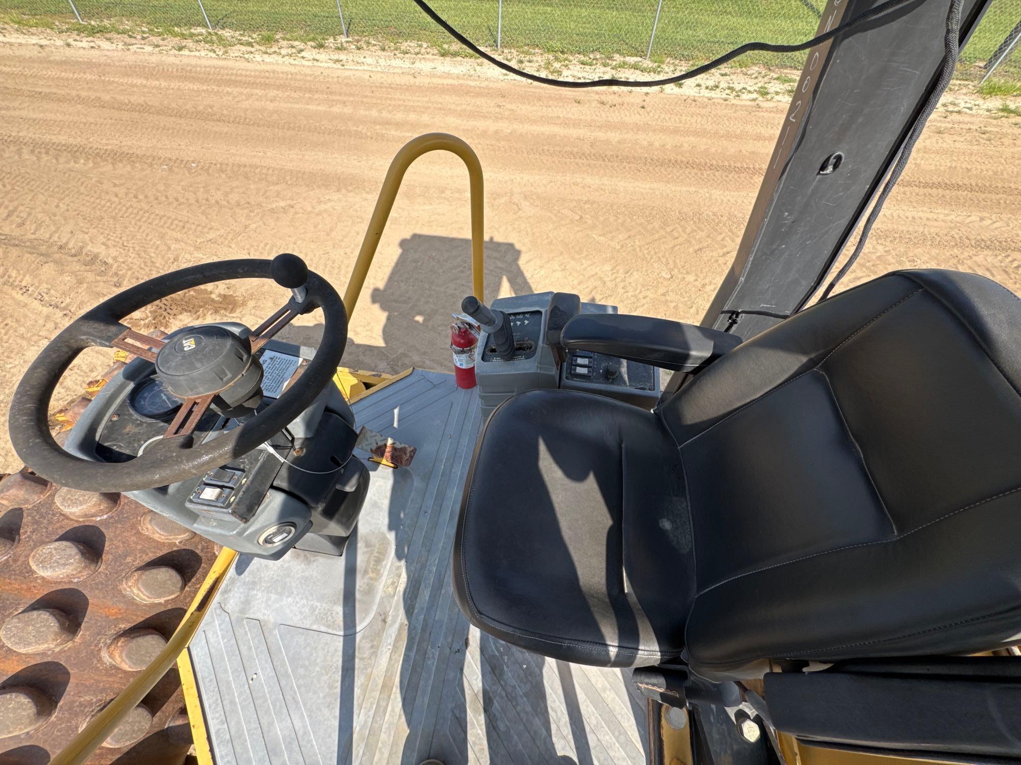 2003 Caterpillar CP-433E