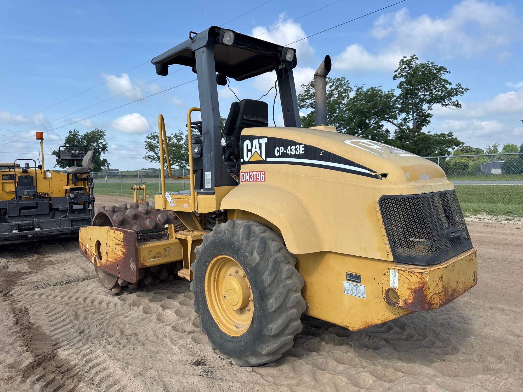 2003 Caterpillar CP-433E