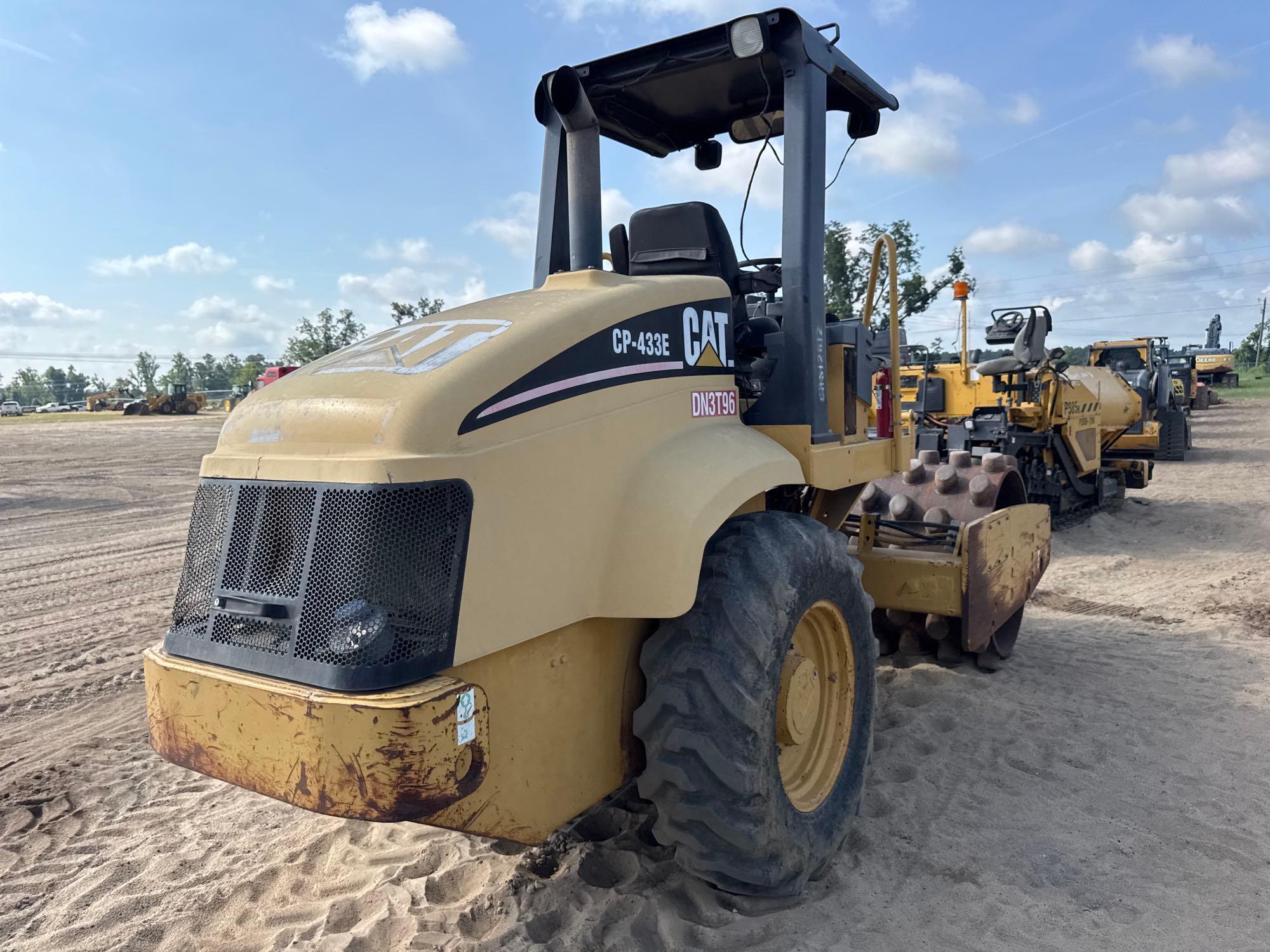 2003 Caterpillar CP-433E