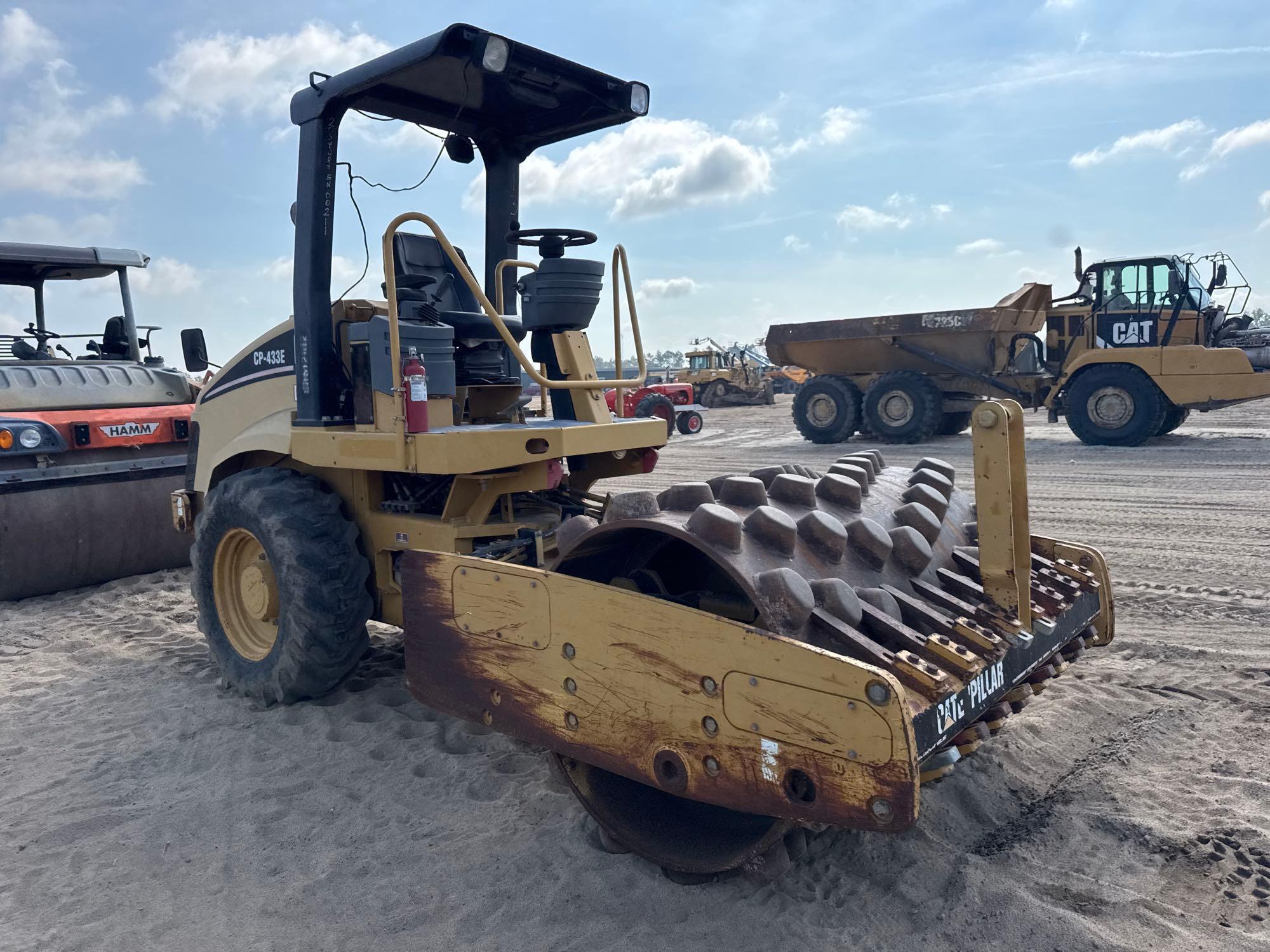 2003 Caterpillar CP-433E