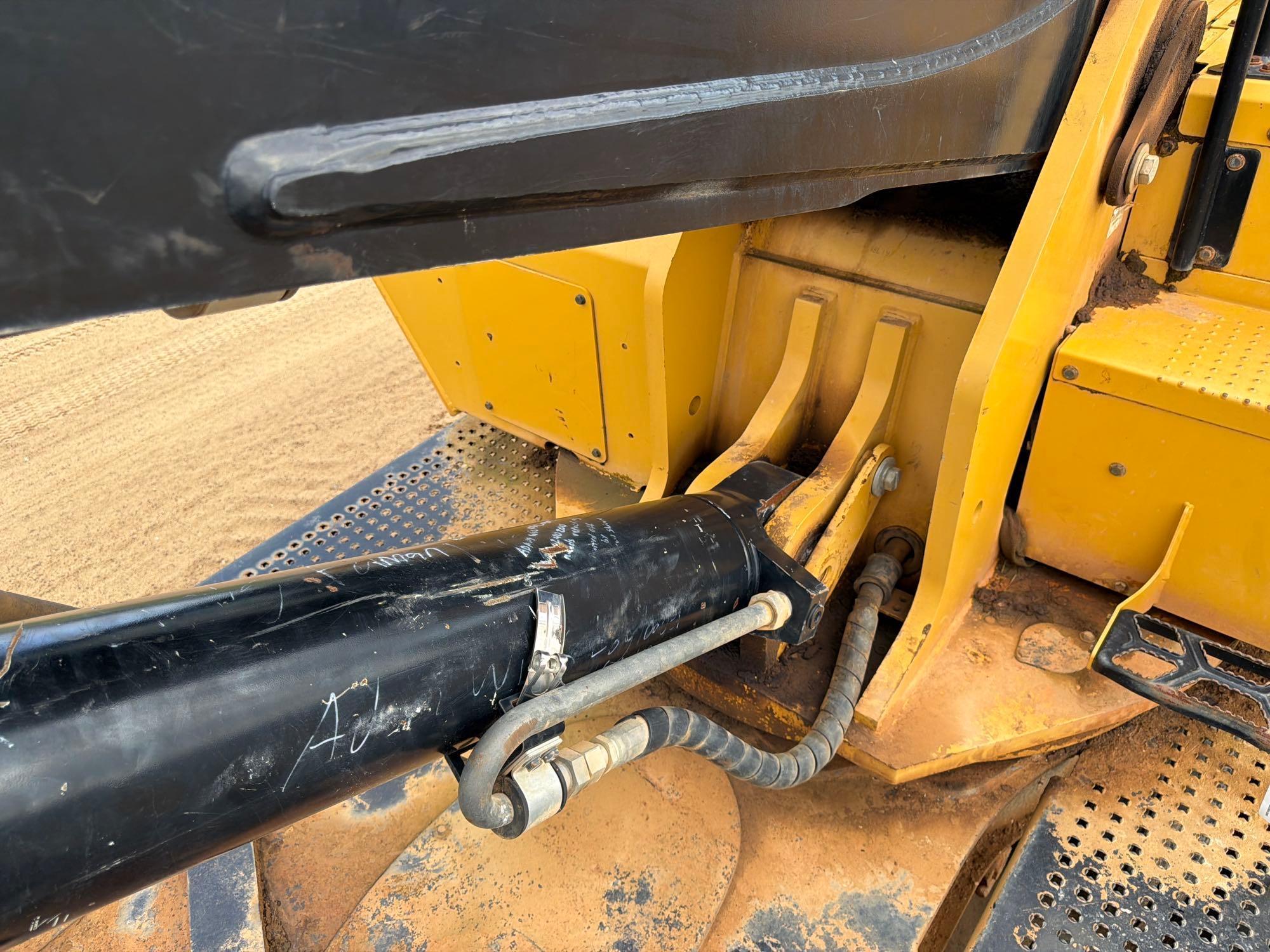 2019 Caterpillar 559