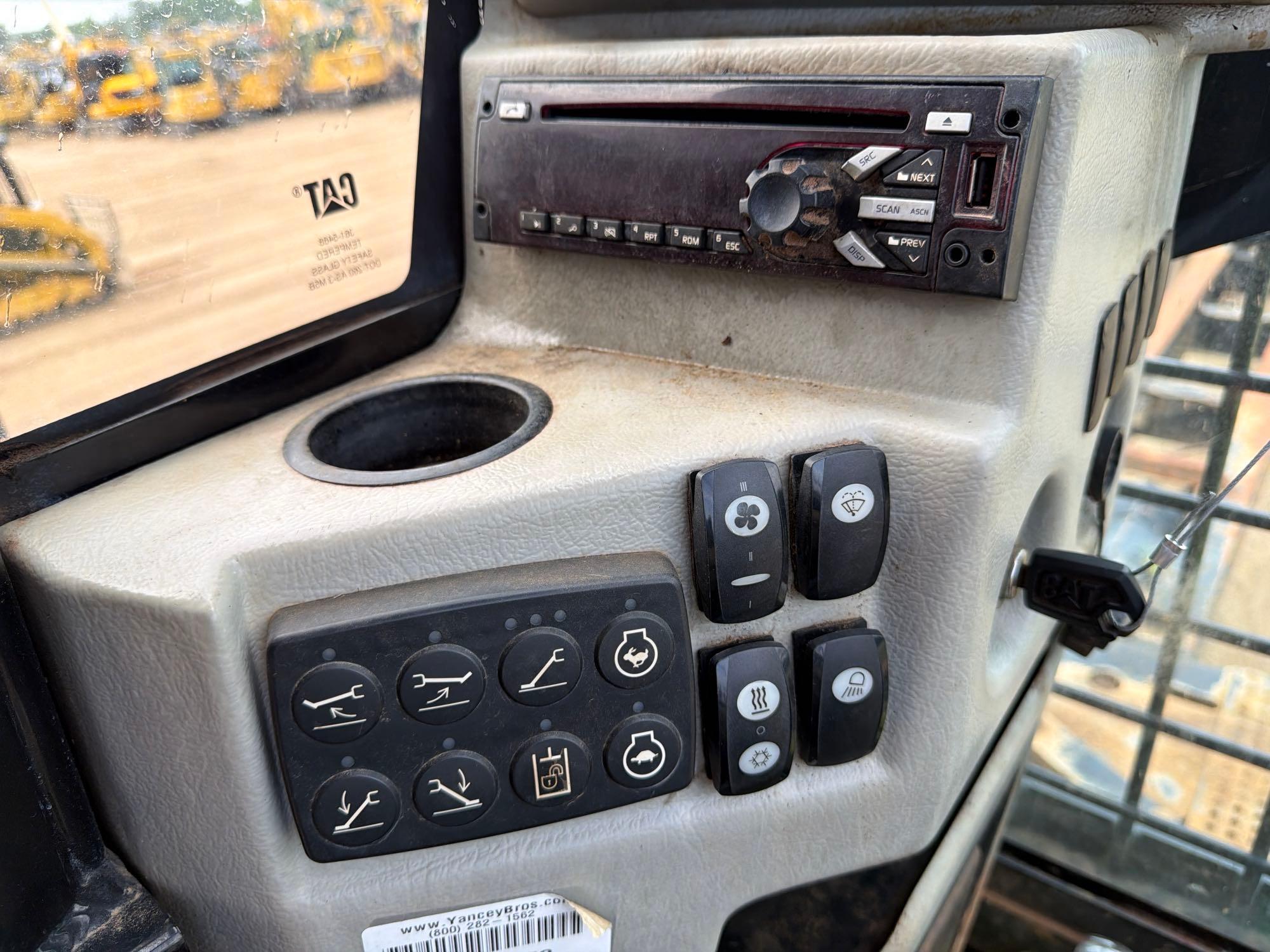 2019 Caterpillar 559