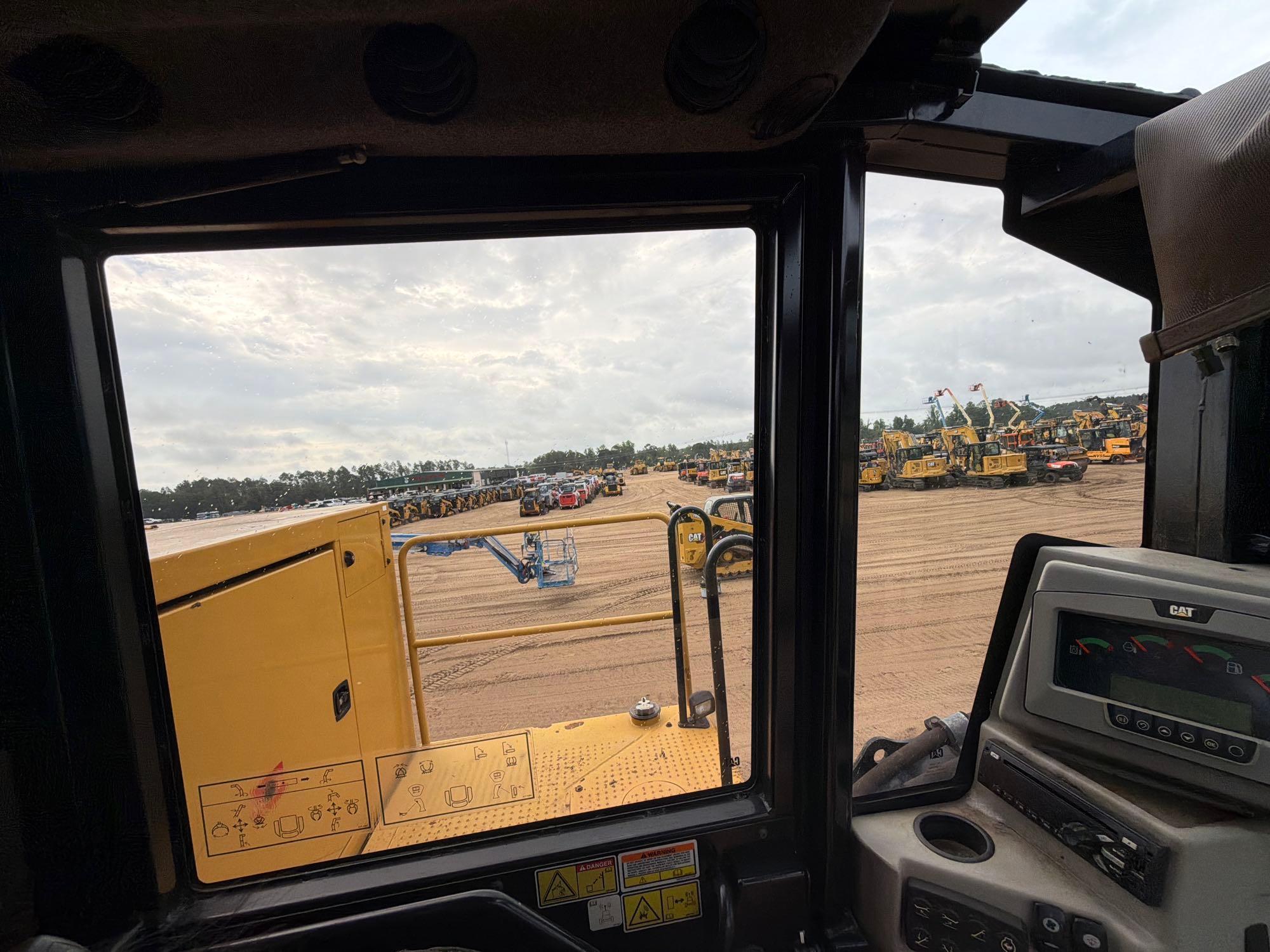 2019 Caterpillar 559
