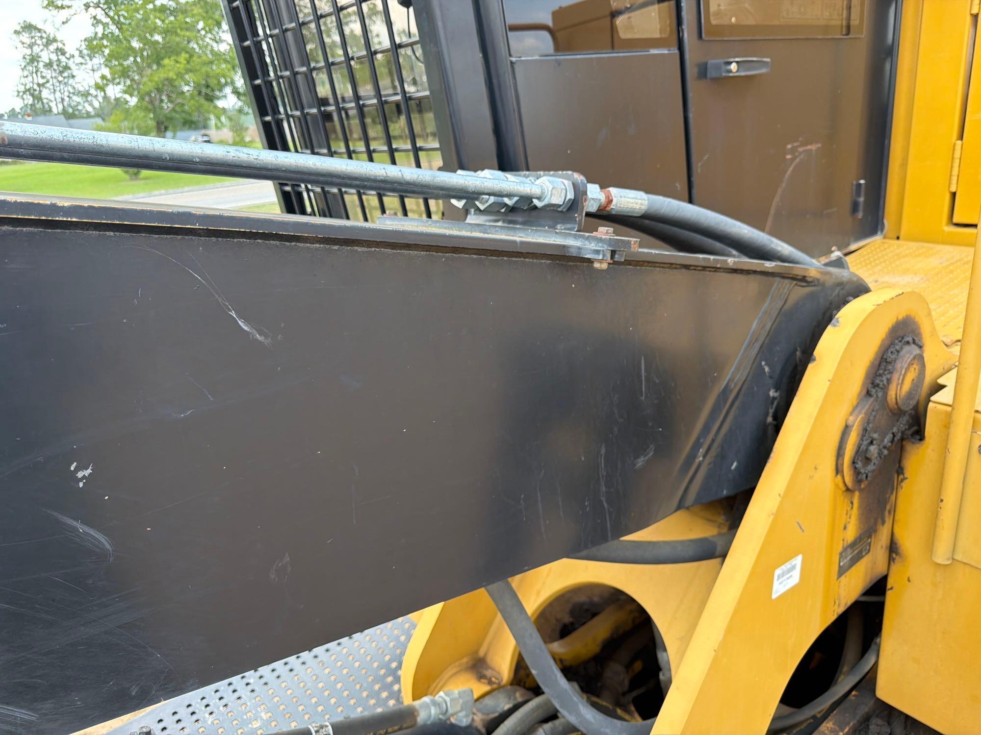 2015 Caterpillar 559