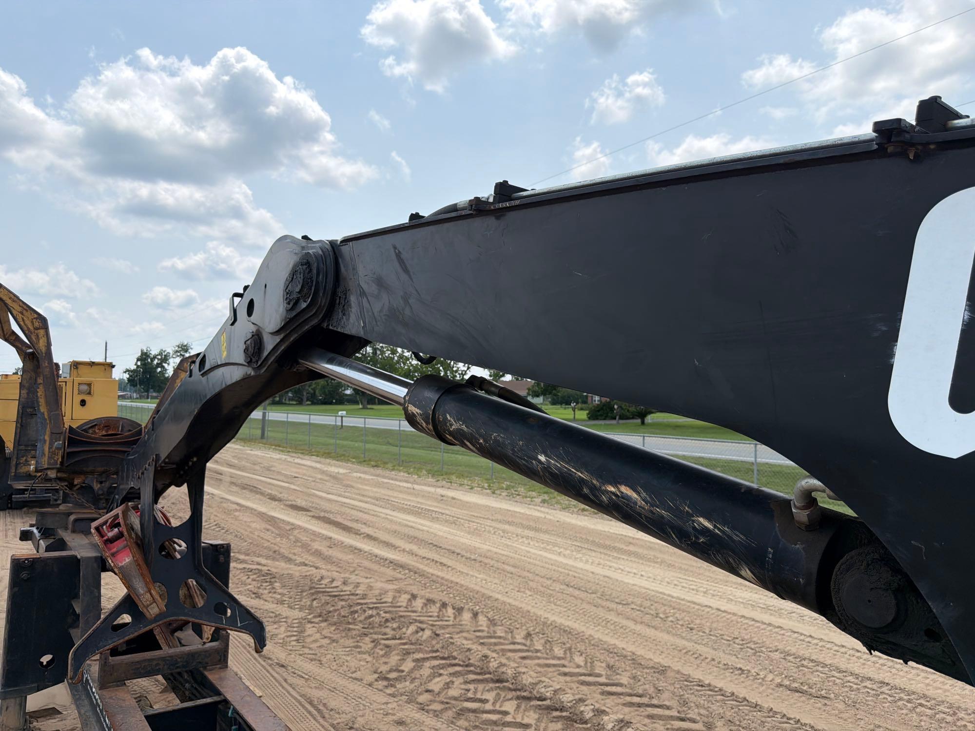 2015 Caterpillar 559