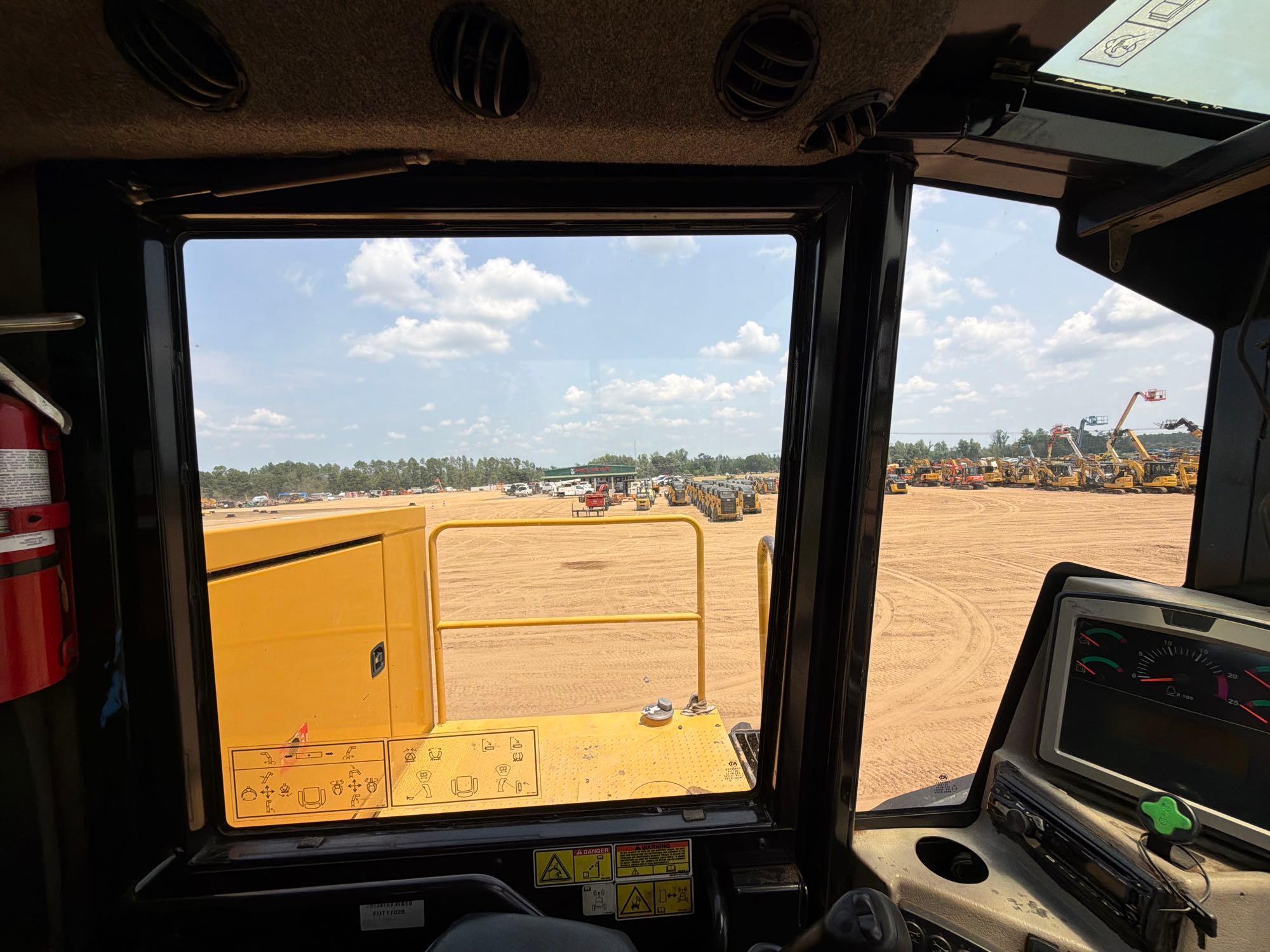 2015 Caterpillar 559
