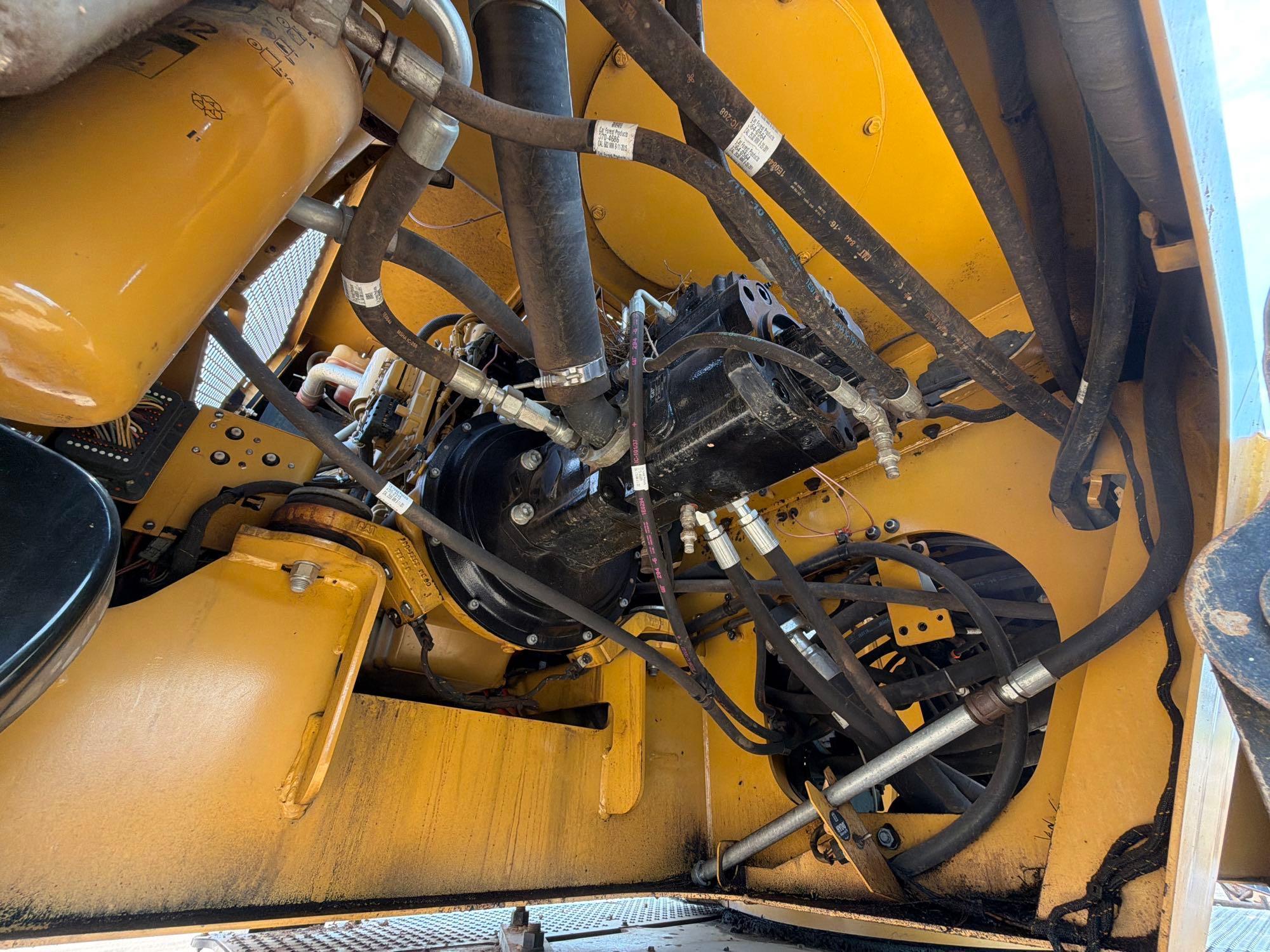 2015 Caterpillar 559
