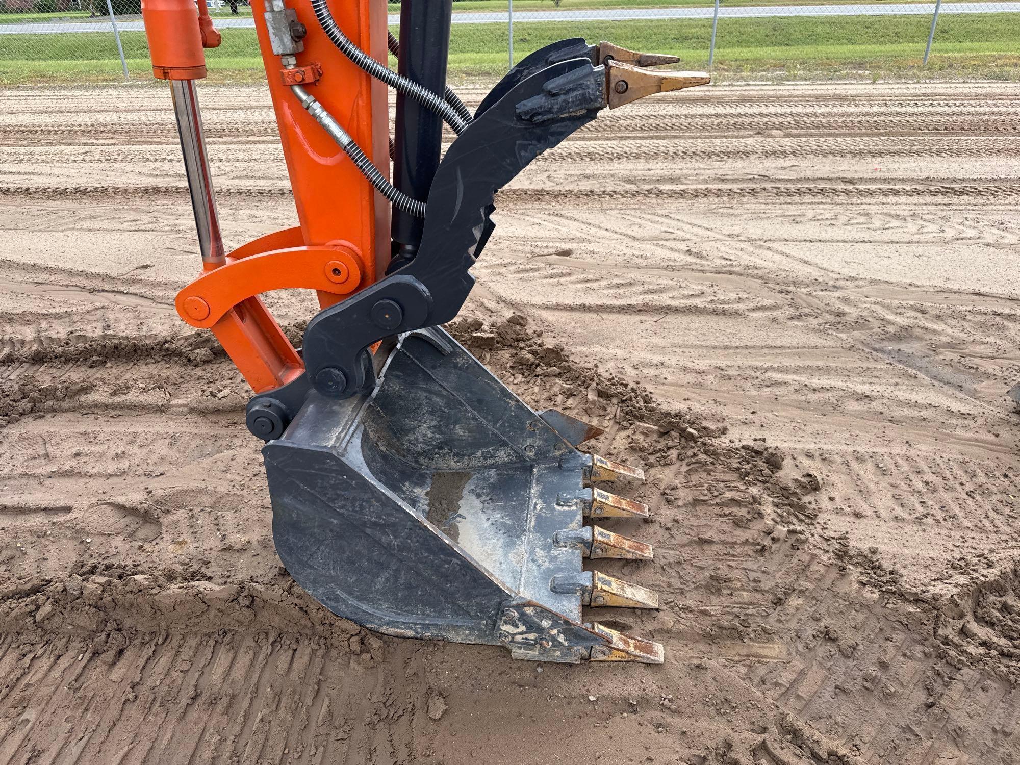 Hitachi ZX60USB-3