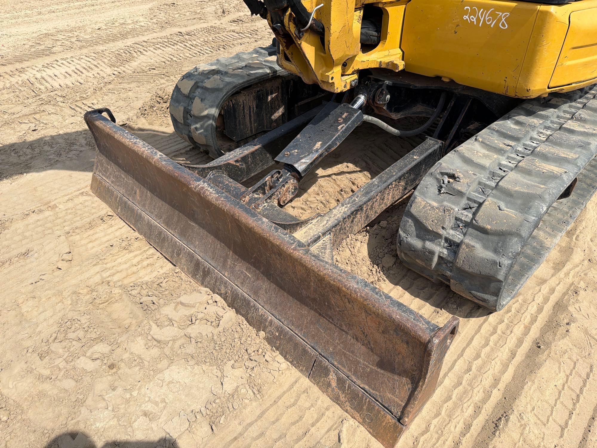 2018 Caterpillar 305.5E2CR