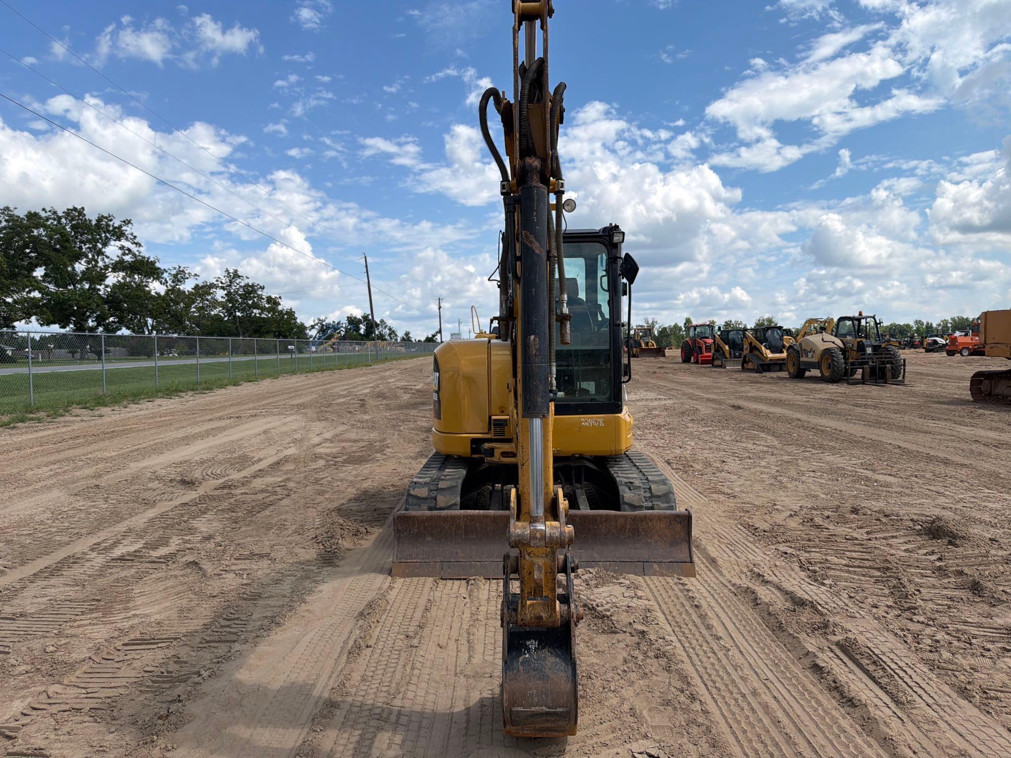 2018 Caterpillar 305.5E2CR
