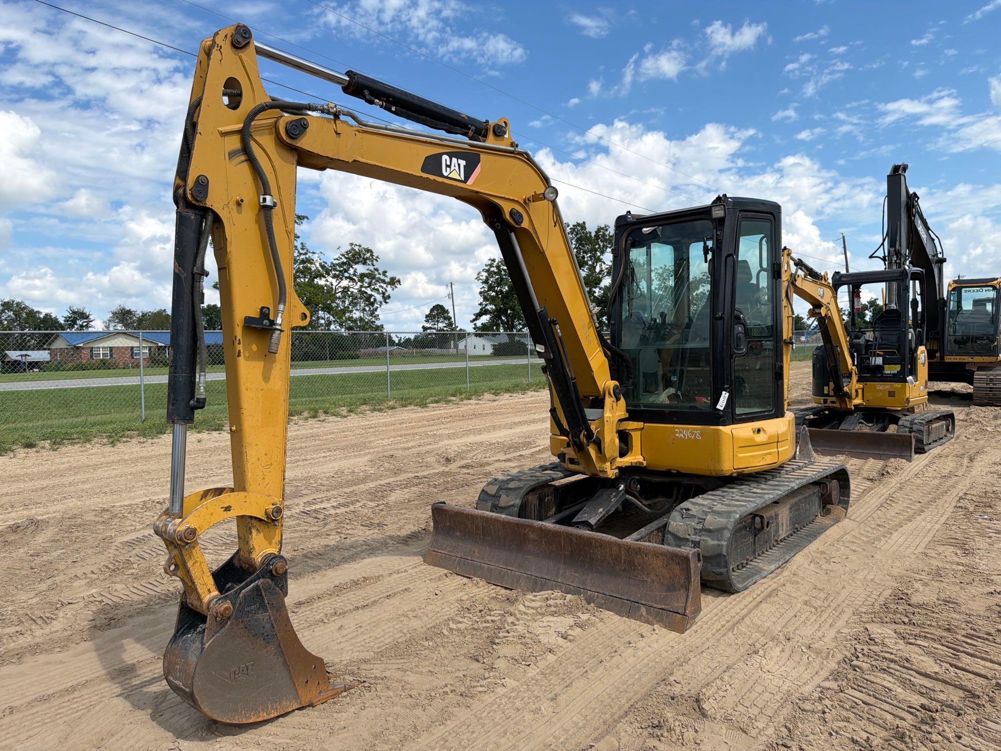 2018 Caterpillar 305.5E2CR