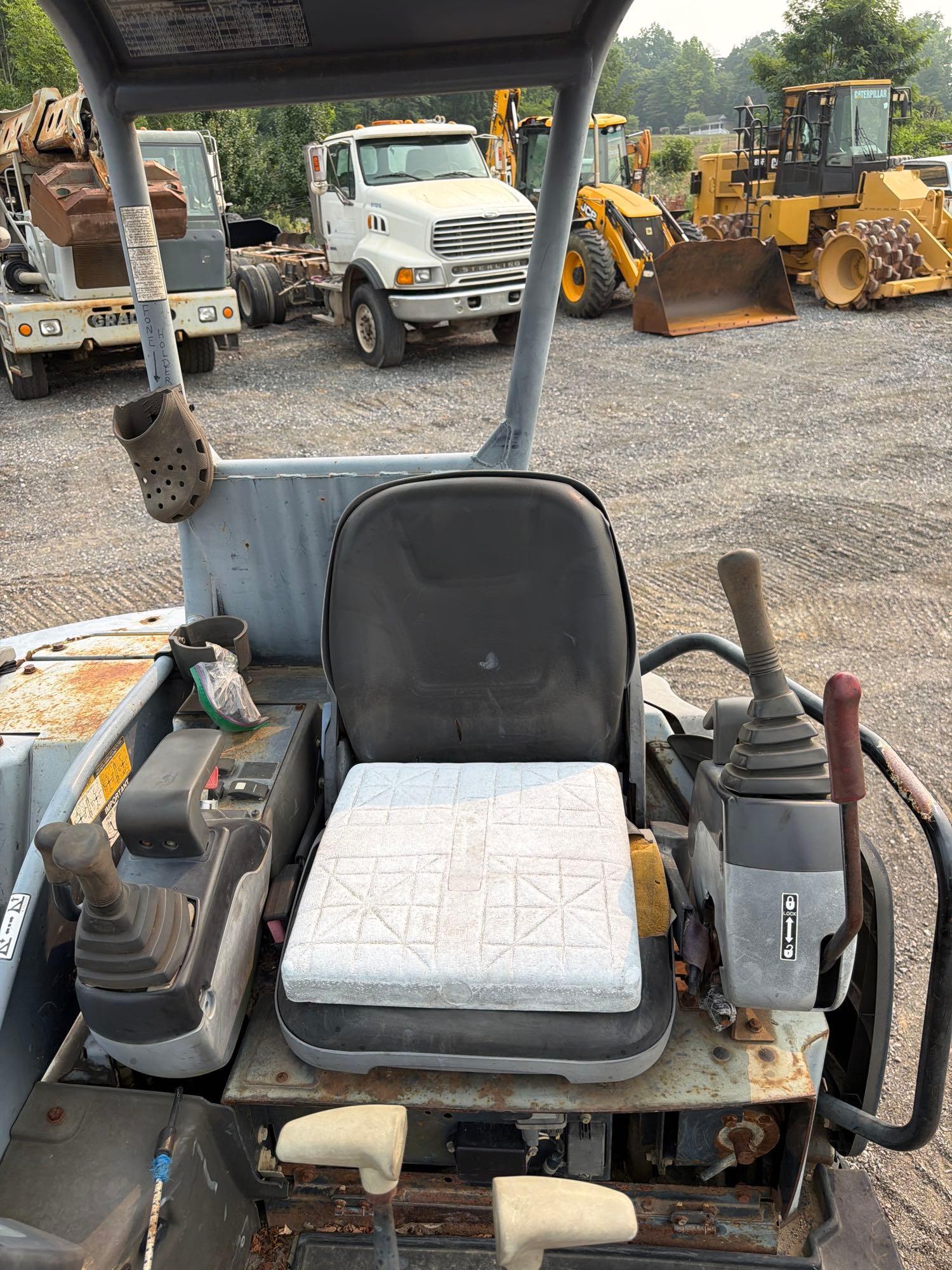 2005 John Deere 50D