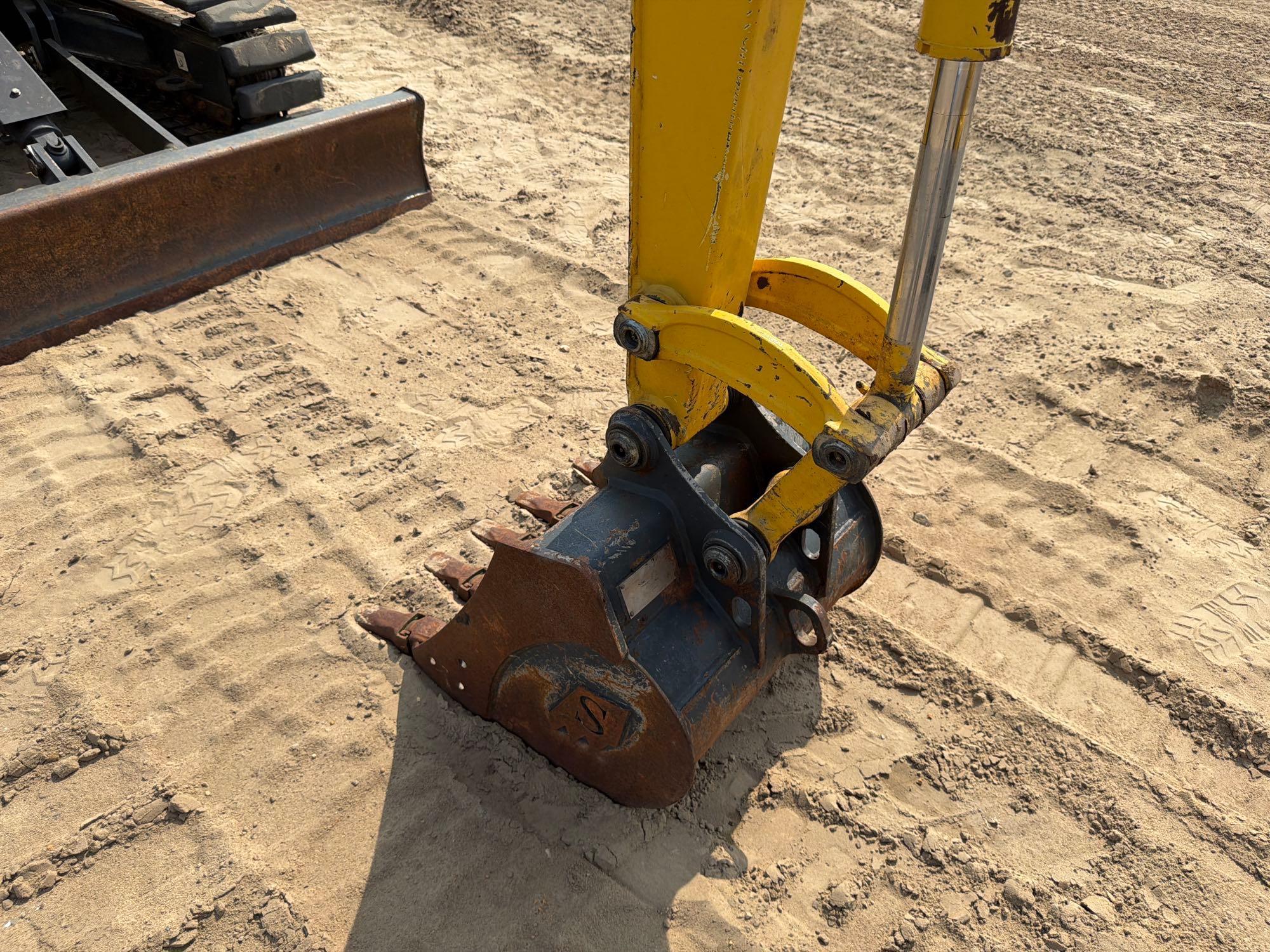 2020 Komatsu PC35MR
