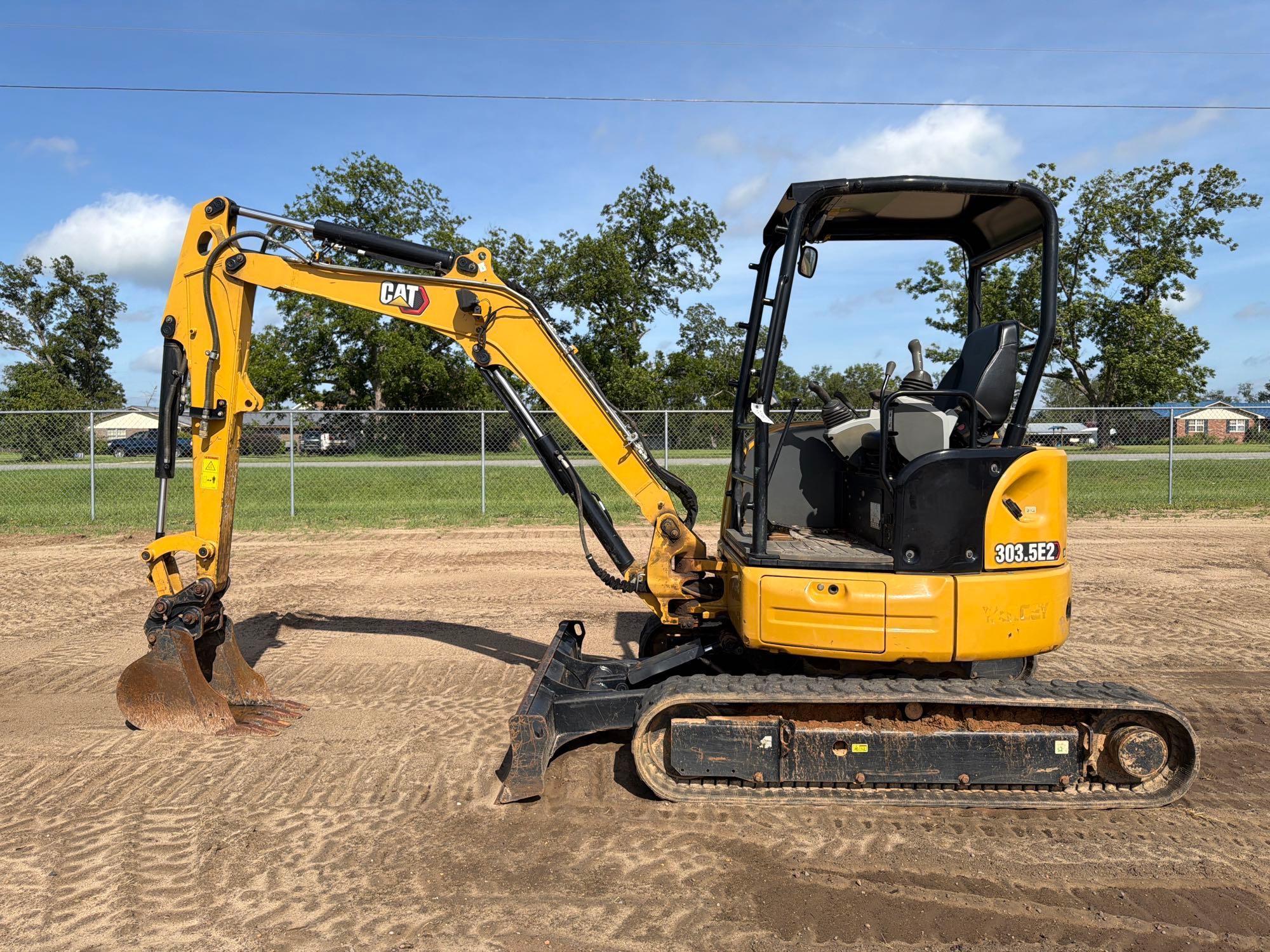 2022 Caterpillar 303.5E2CR