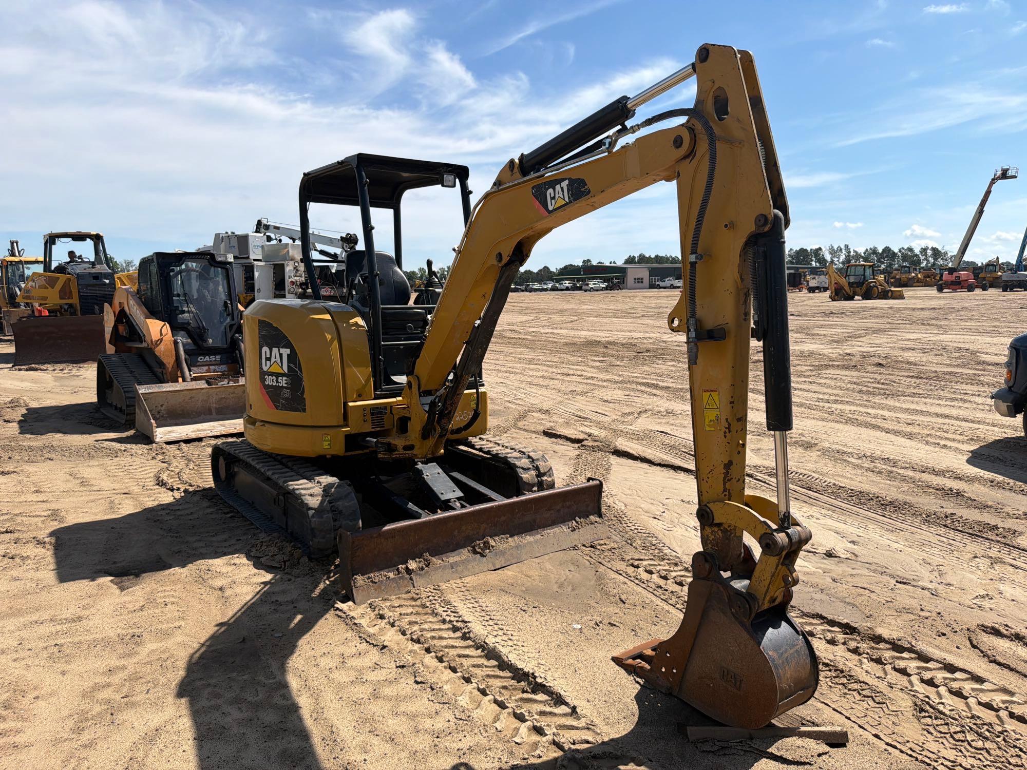 2019 Caterpillar 303.5E2CR