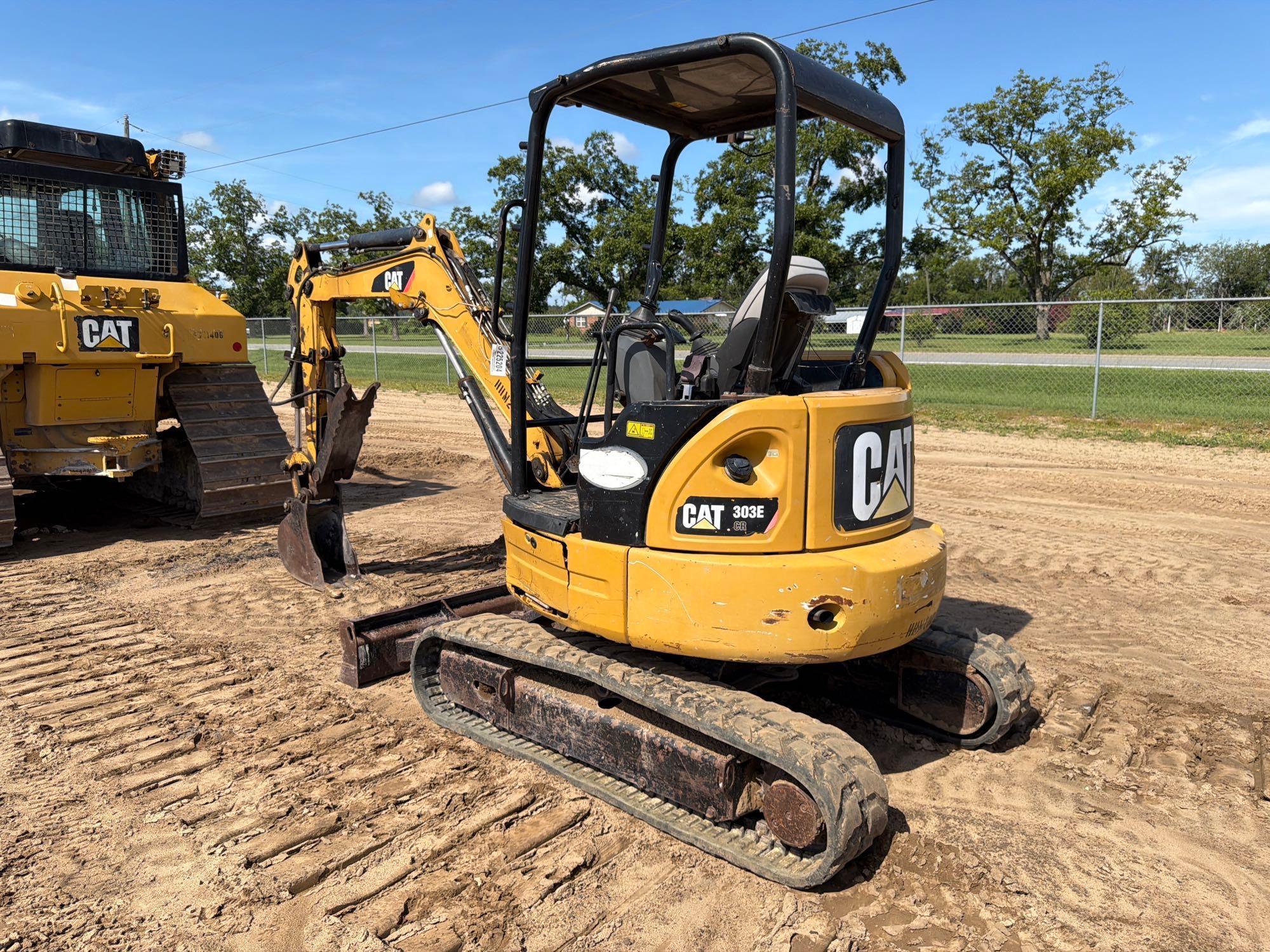 2015 Caterpillar 303