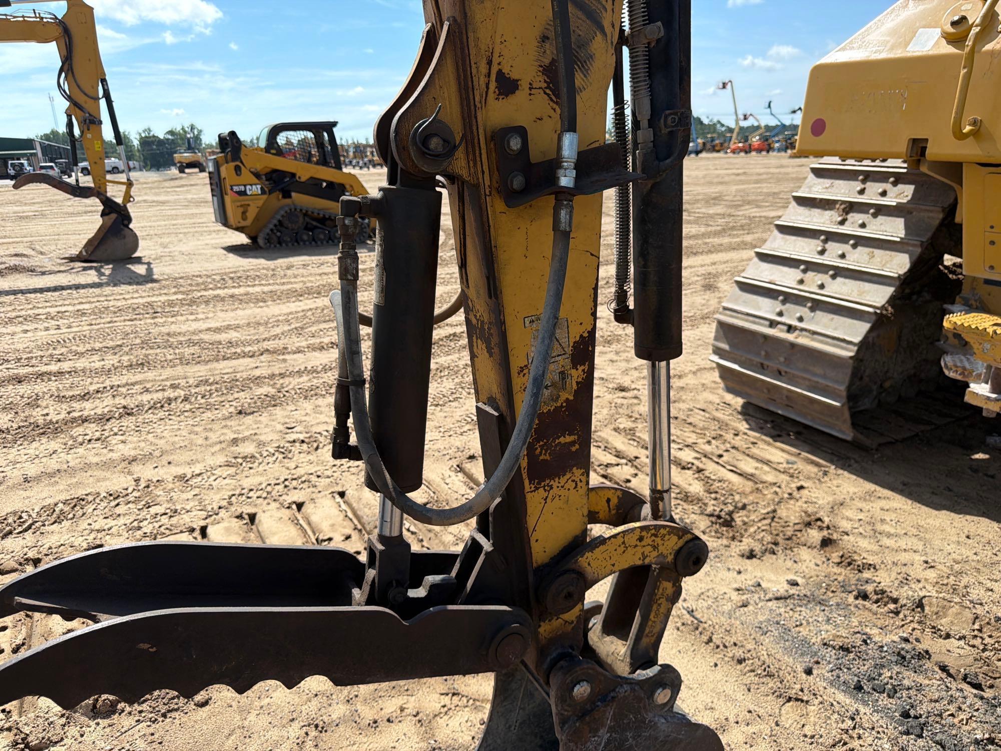 2015 Caterpillar 303
