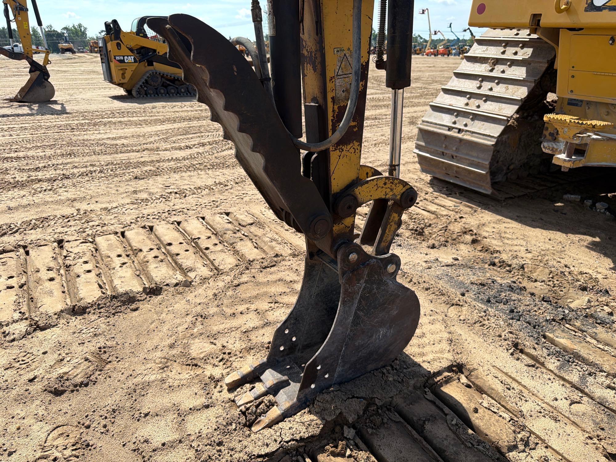 2015 Caterpillar 303