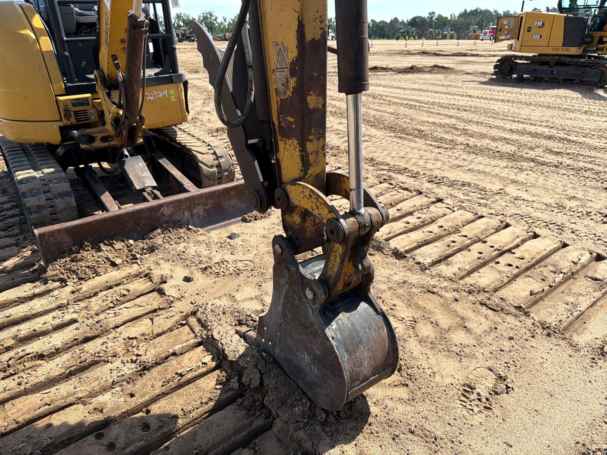 2015 Caterpillar 303