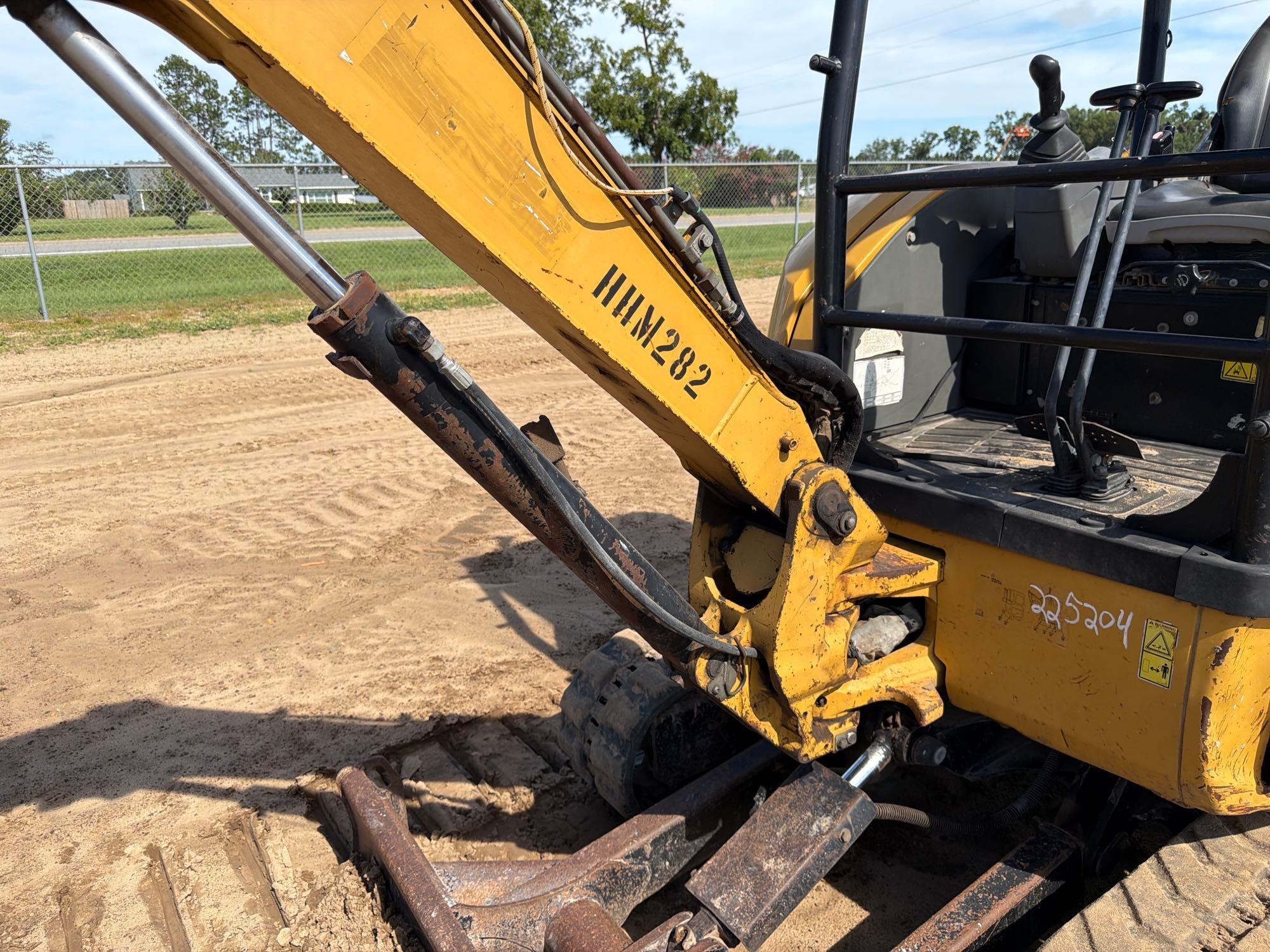 2015 Caterpillar 303