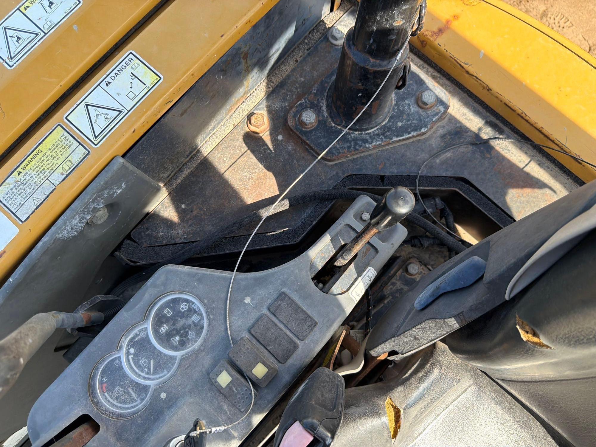 2015 Caterpillar 303