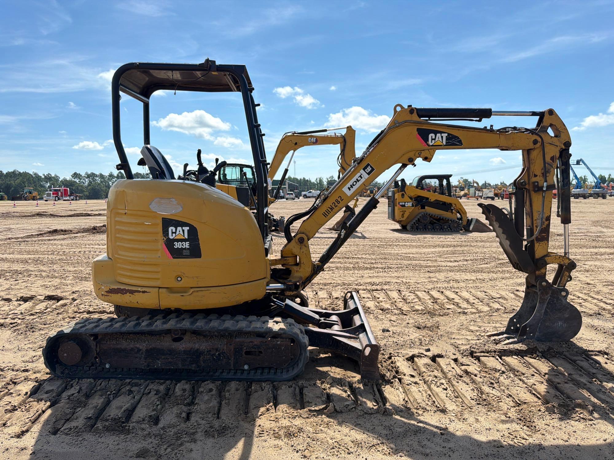 2015 Caterpillar 303