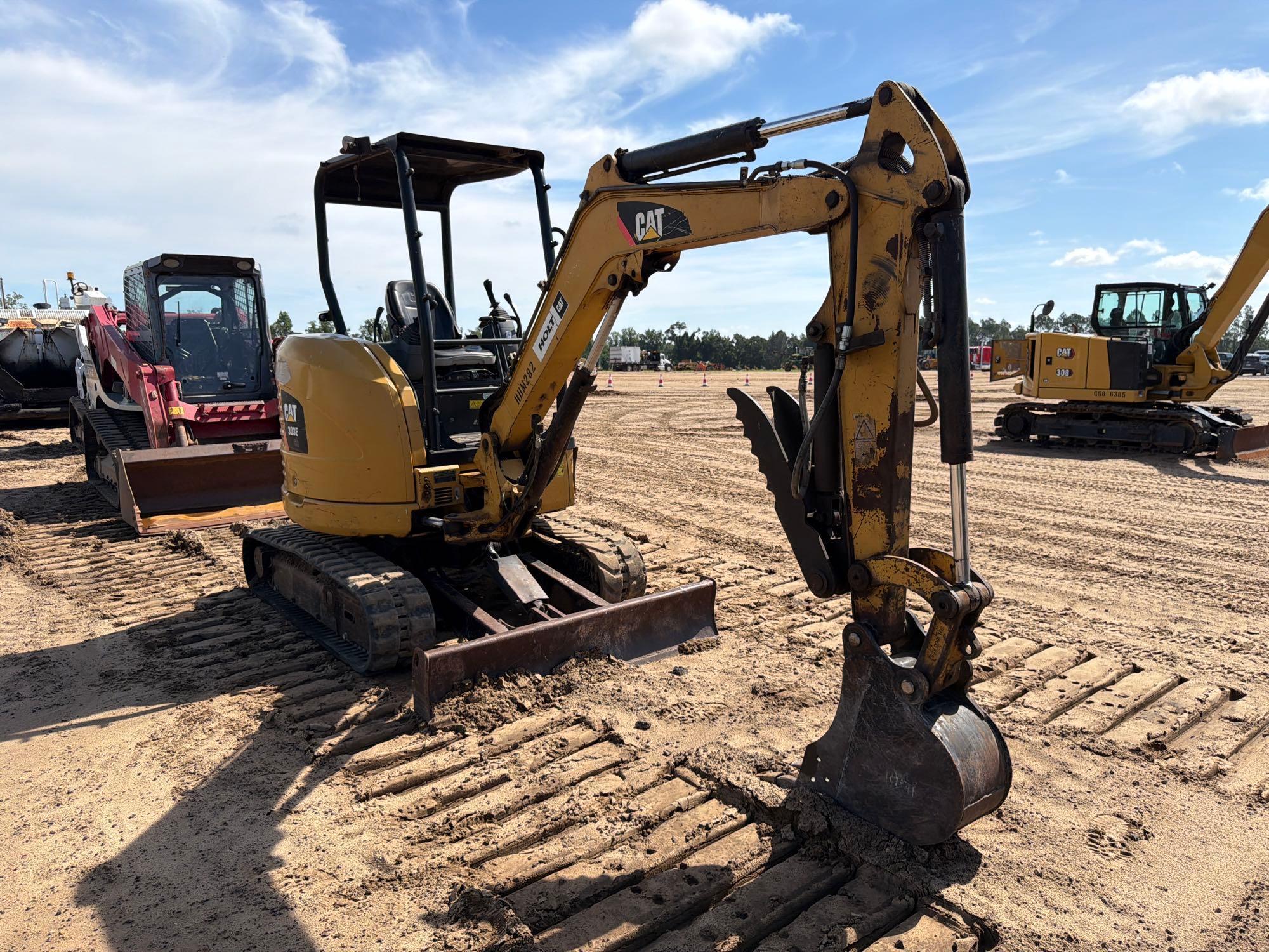 2015 Caterpillar 303