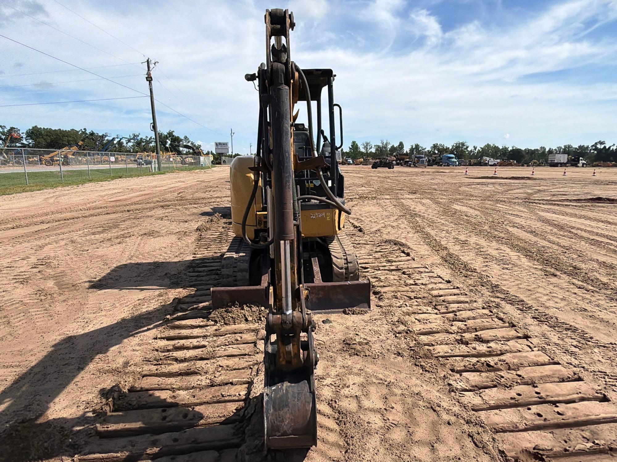 2015 Caterpillar 303
