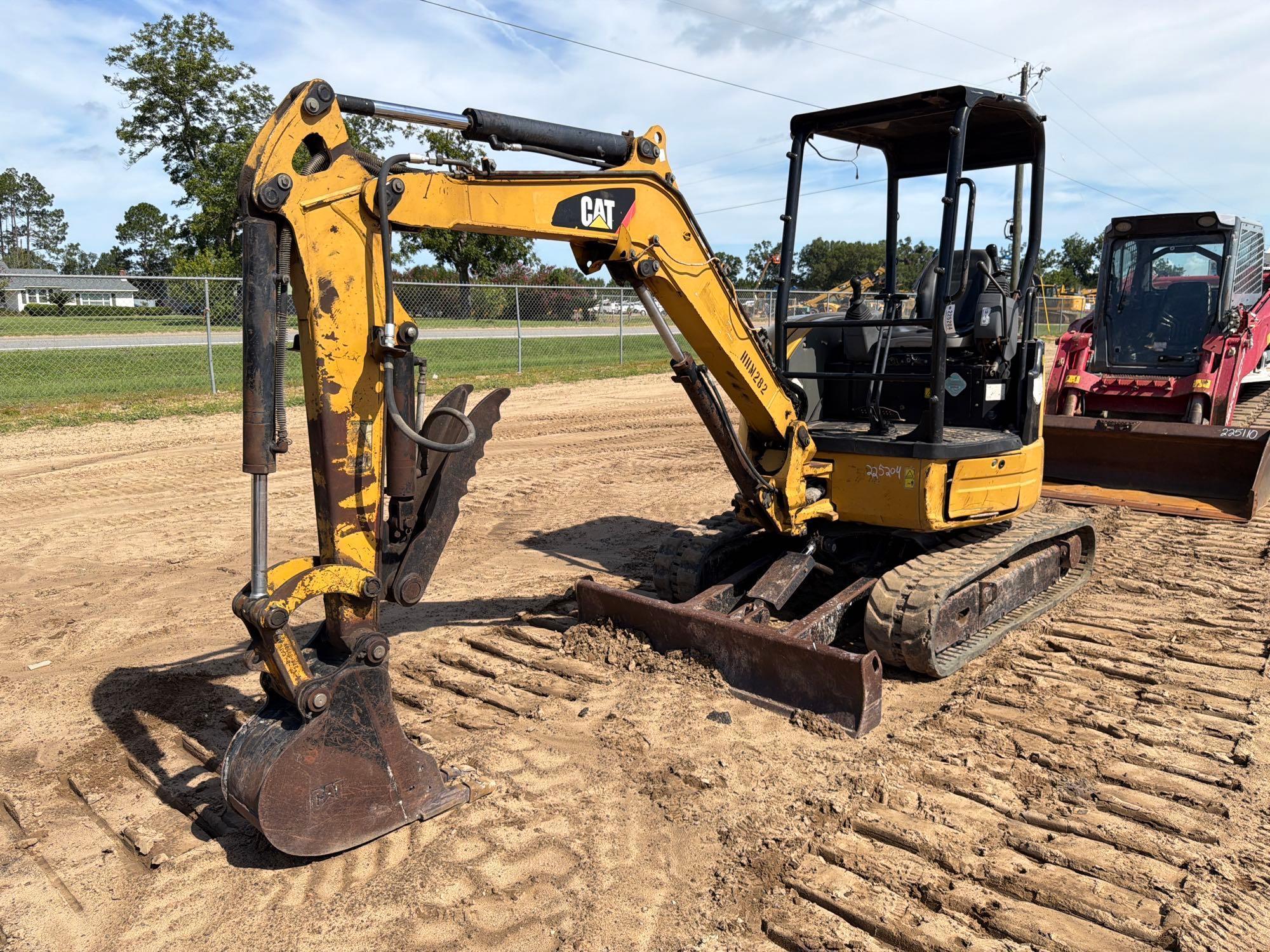2015 Caterpillar 303