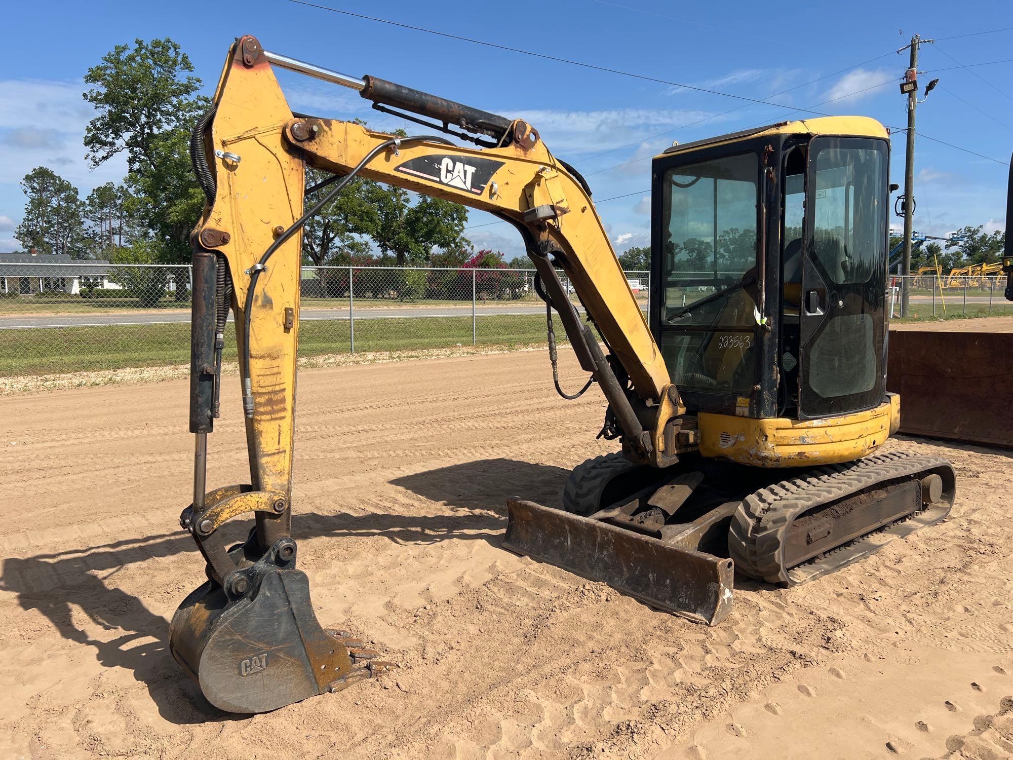 2004 Caterpillar 303
