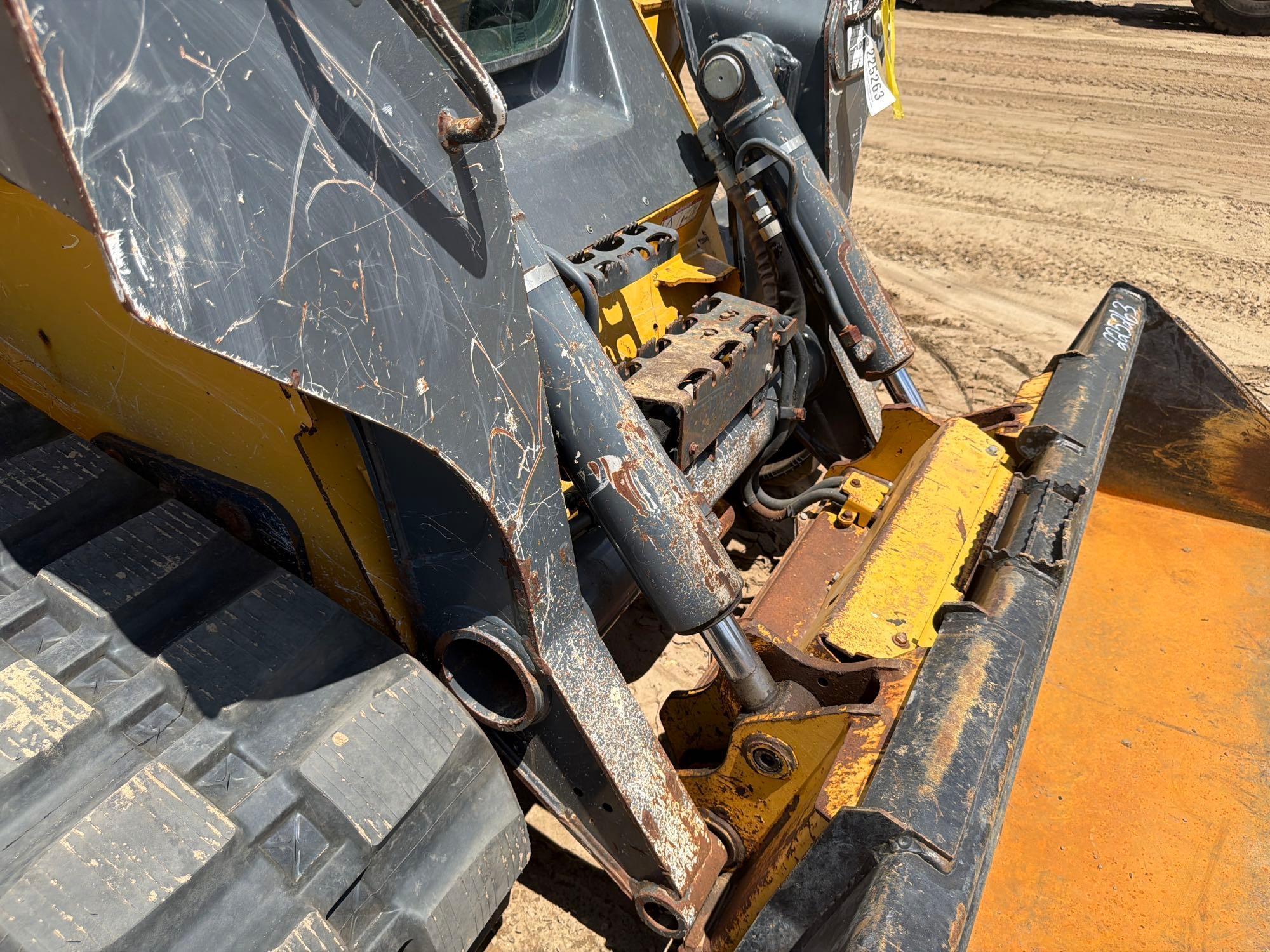 2019 John Deere 331G