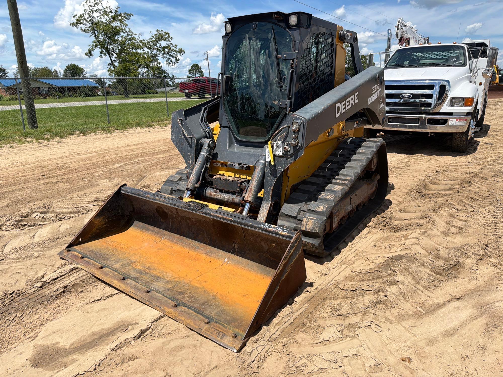 2019 John Deere 331G