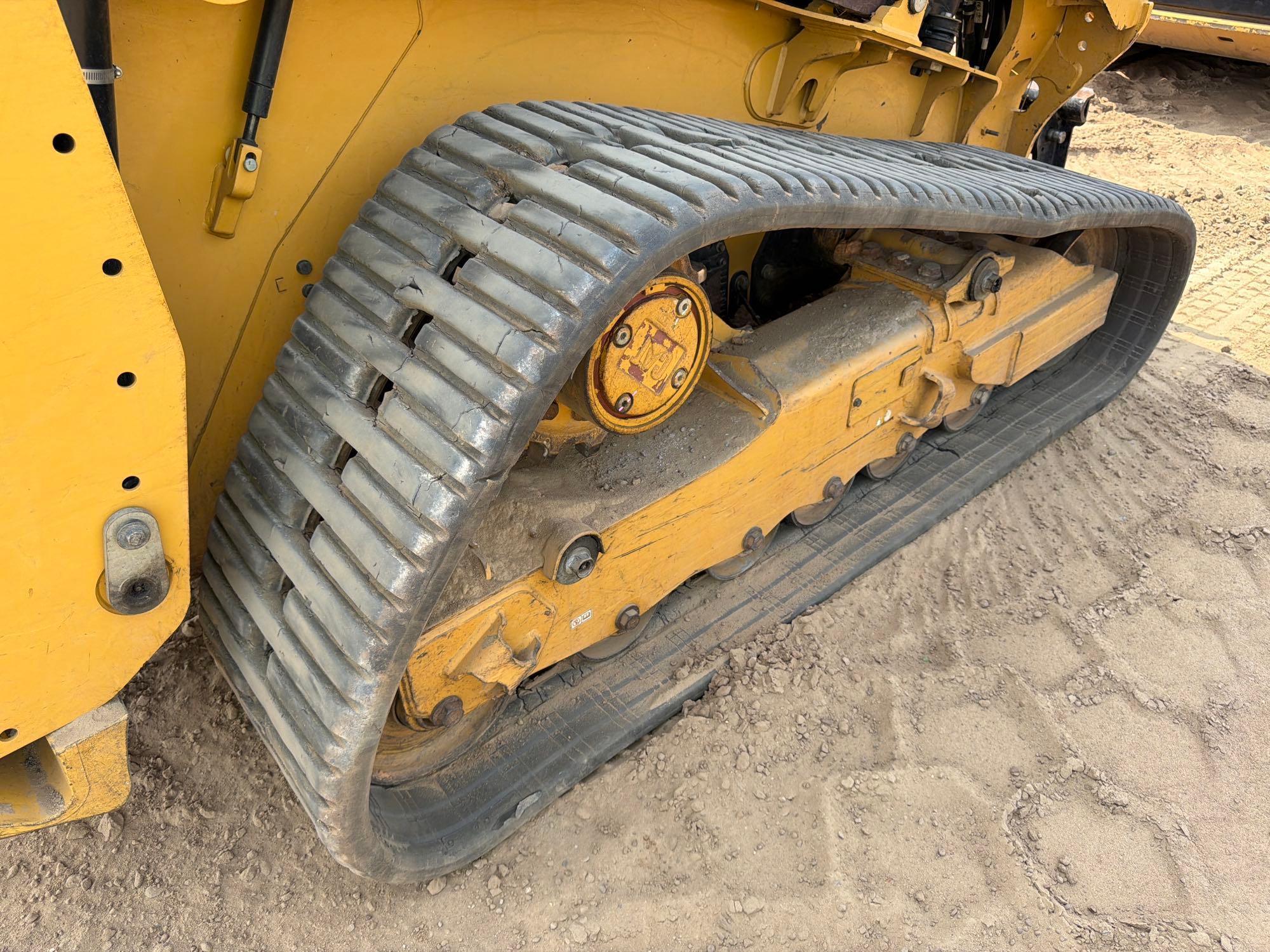 2025 Caterpillar 265