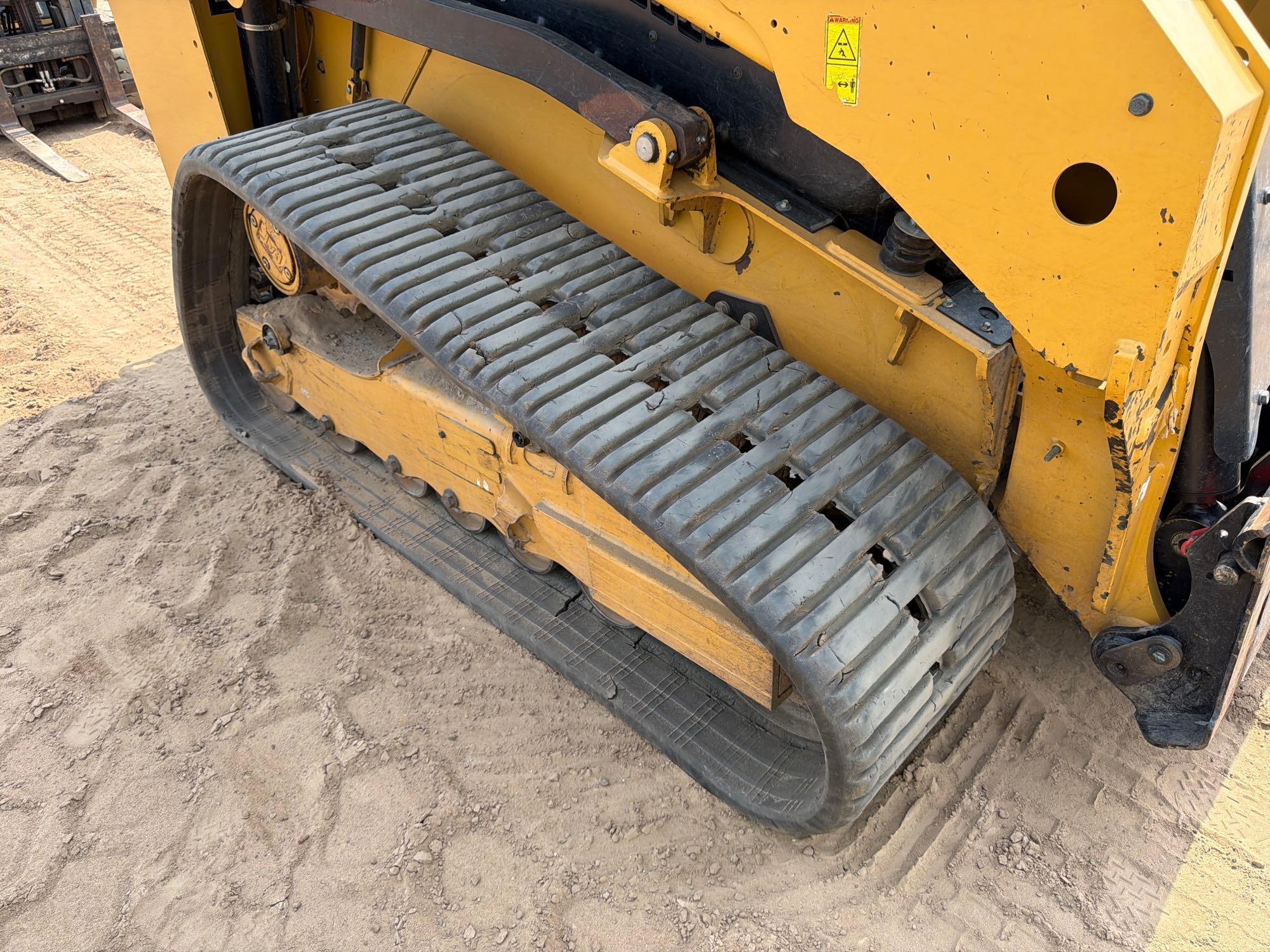 2025 Caterpillar 265