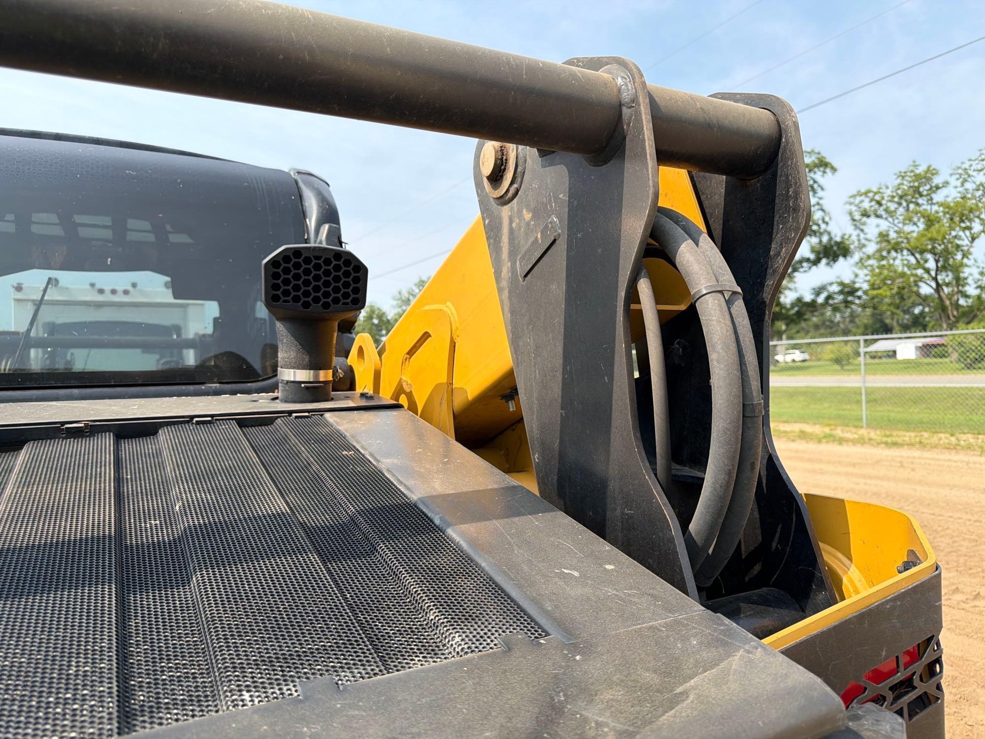 2025 Caterpillar 265